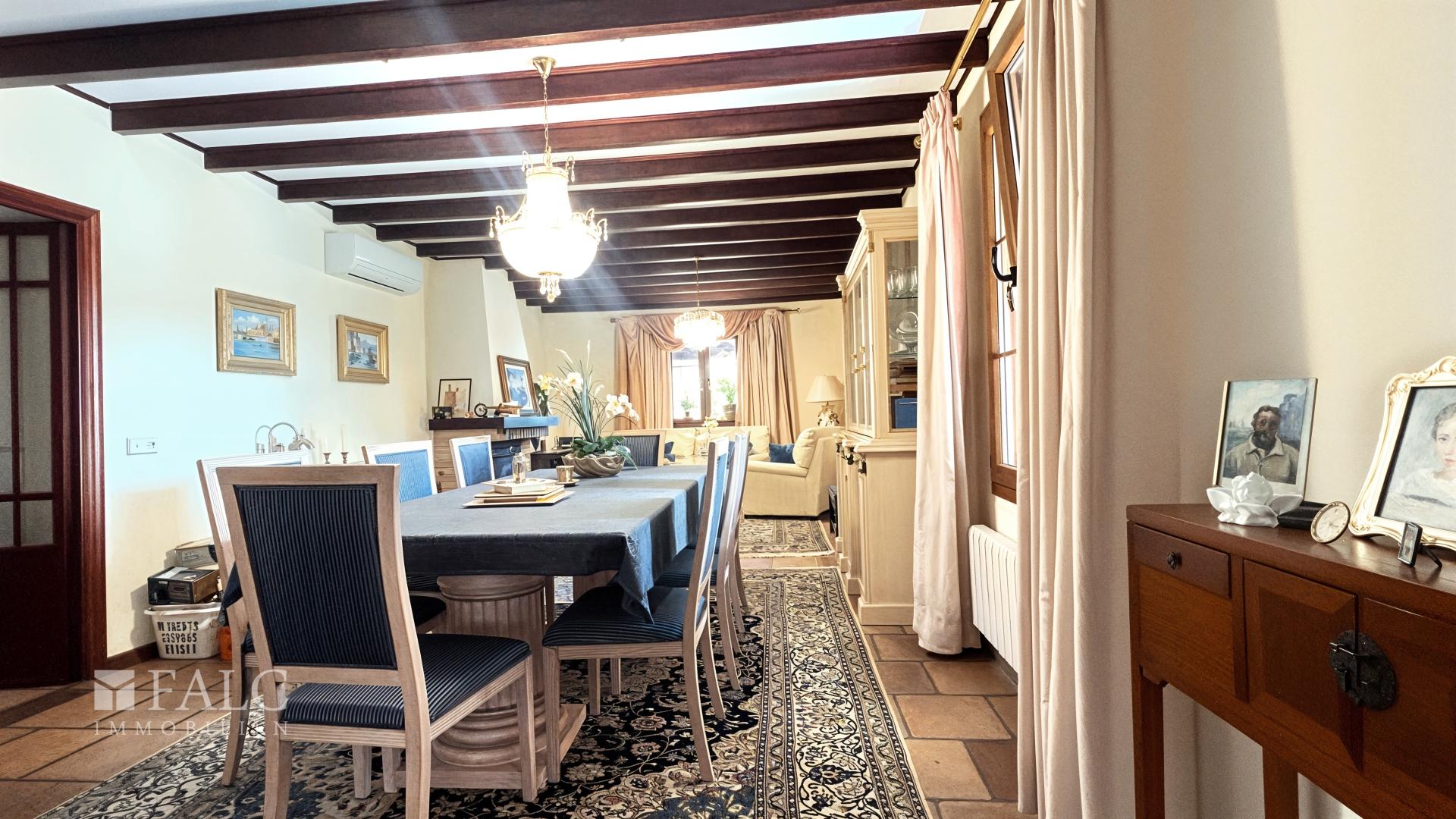 Wohnzimmer - Verbessert - (KI generiert)