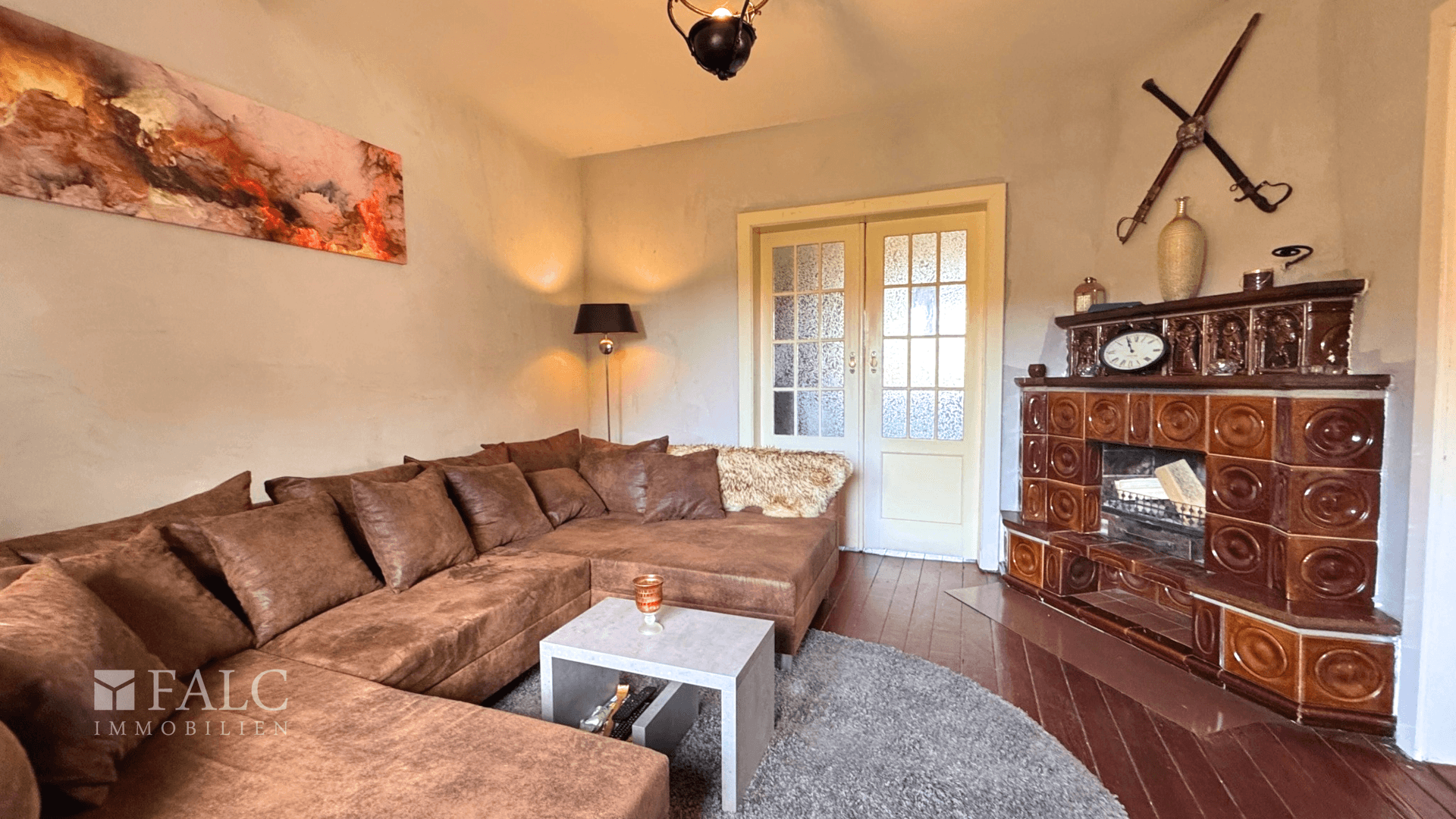 Wohnzimmer mit Kamin