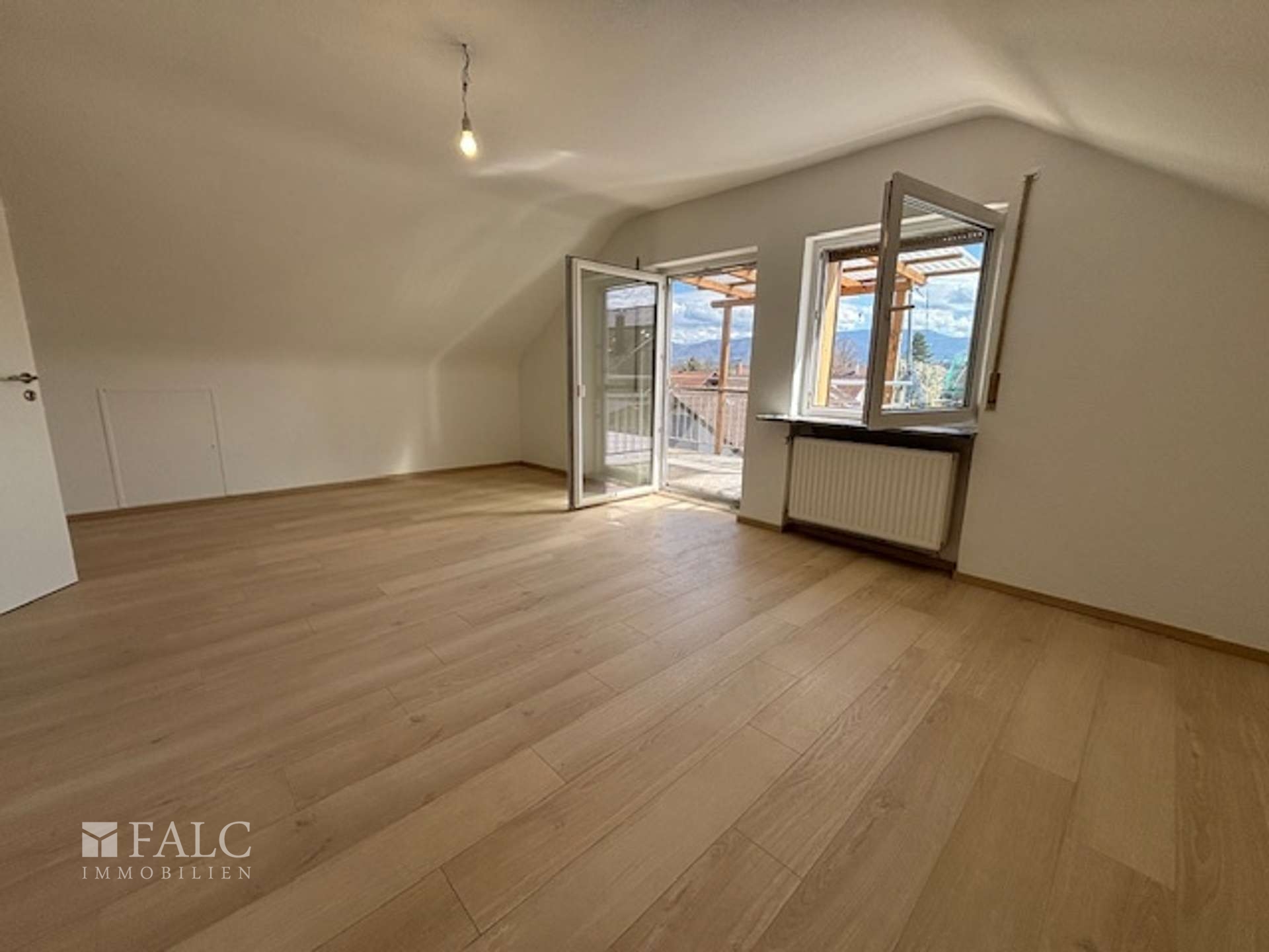 Zimmer EG Zugang Terrasse
