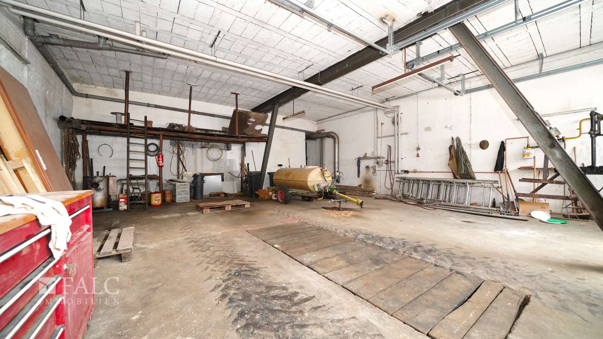 Garage mit Grube