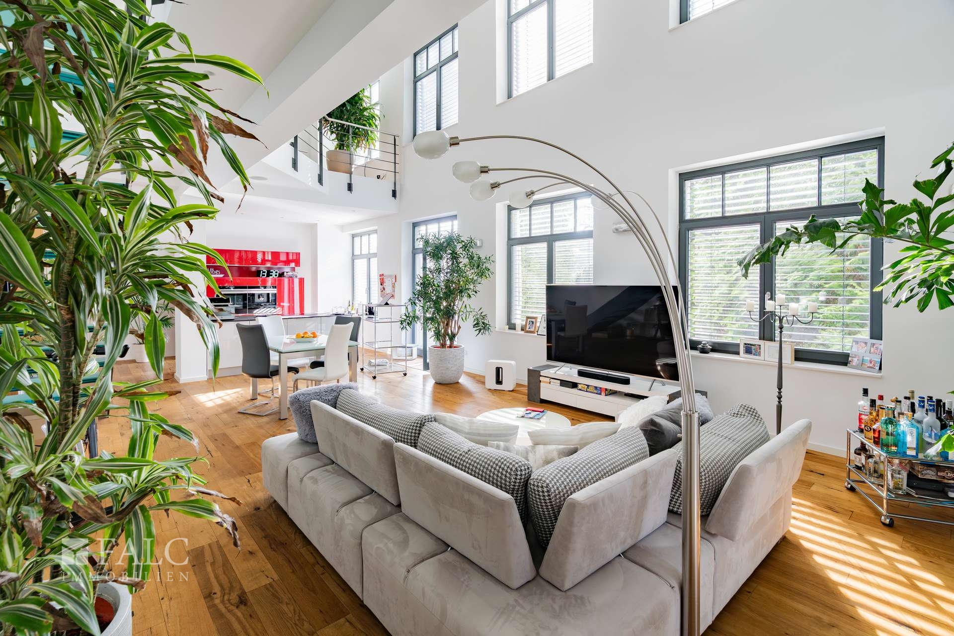 Loft EG