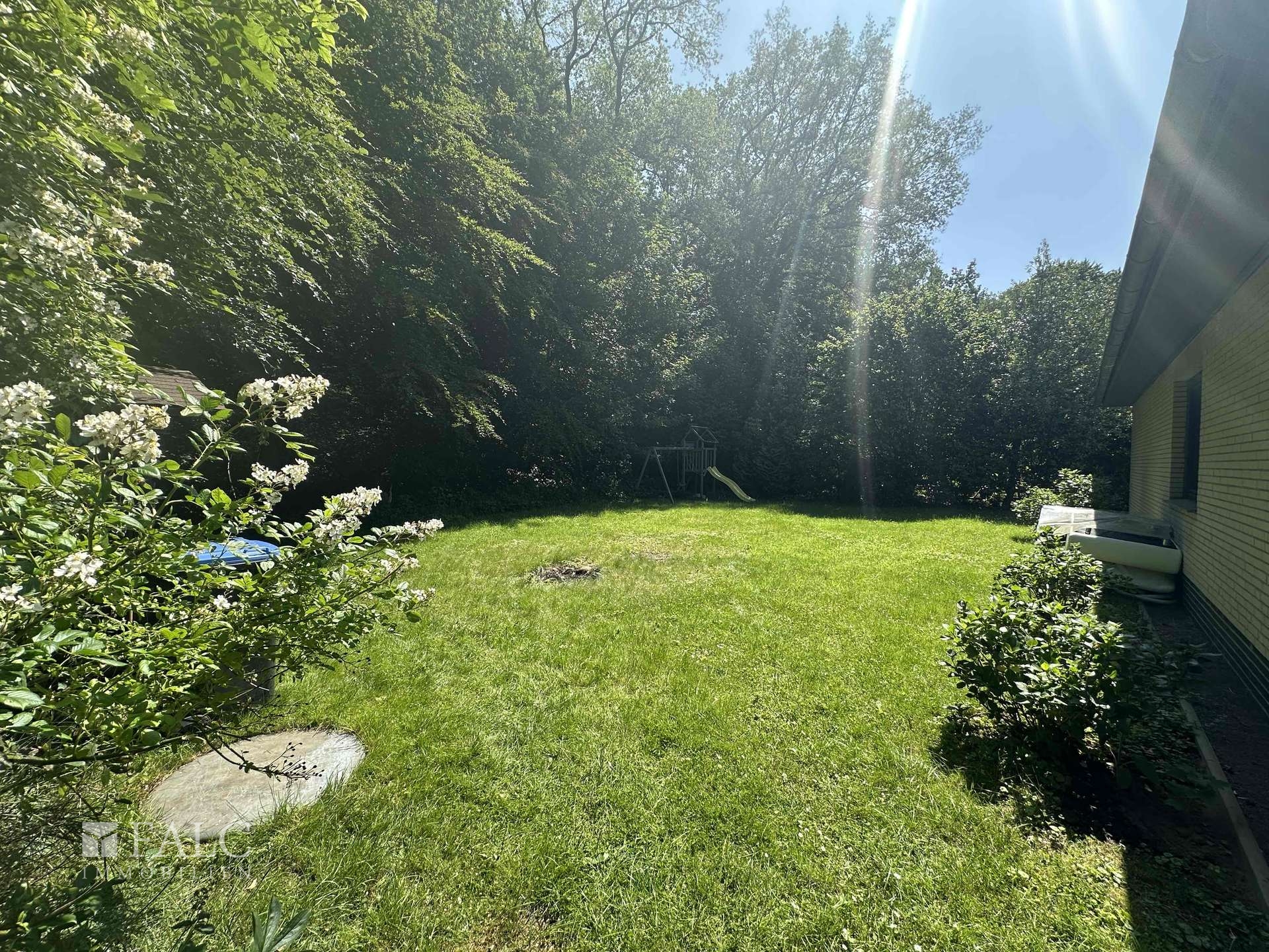 Garten hinter dem Haus