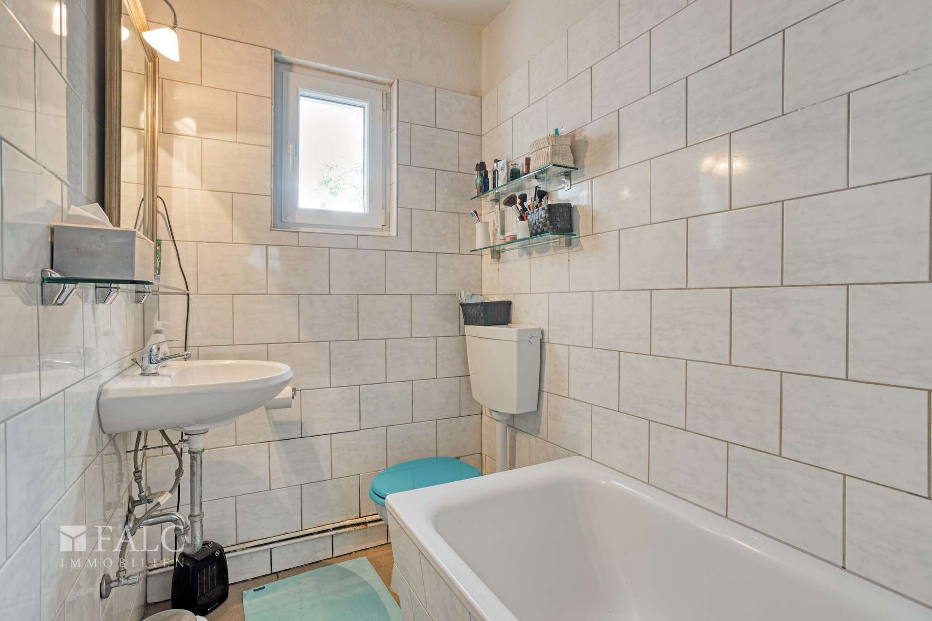 Badezimmer mit Wanne