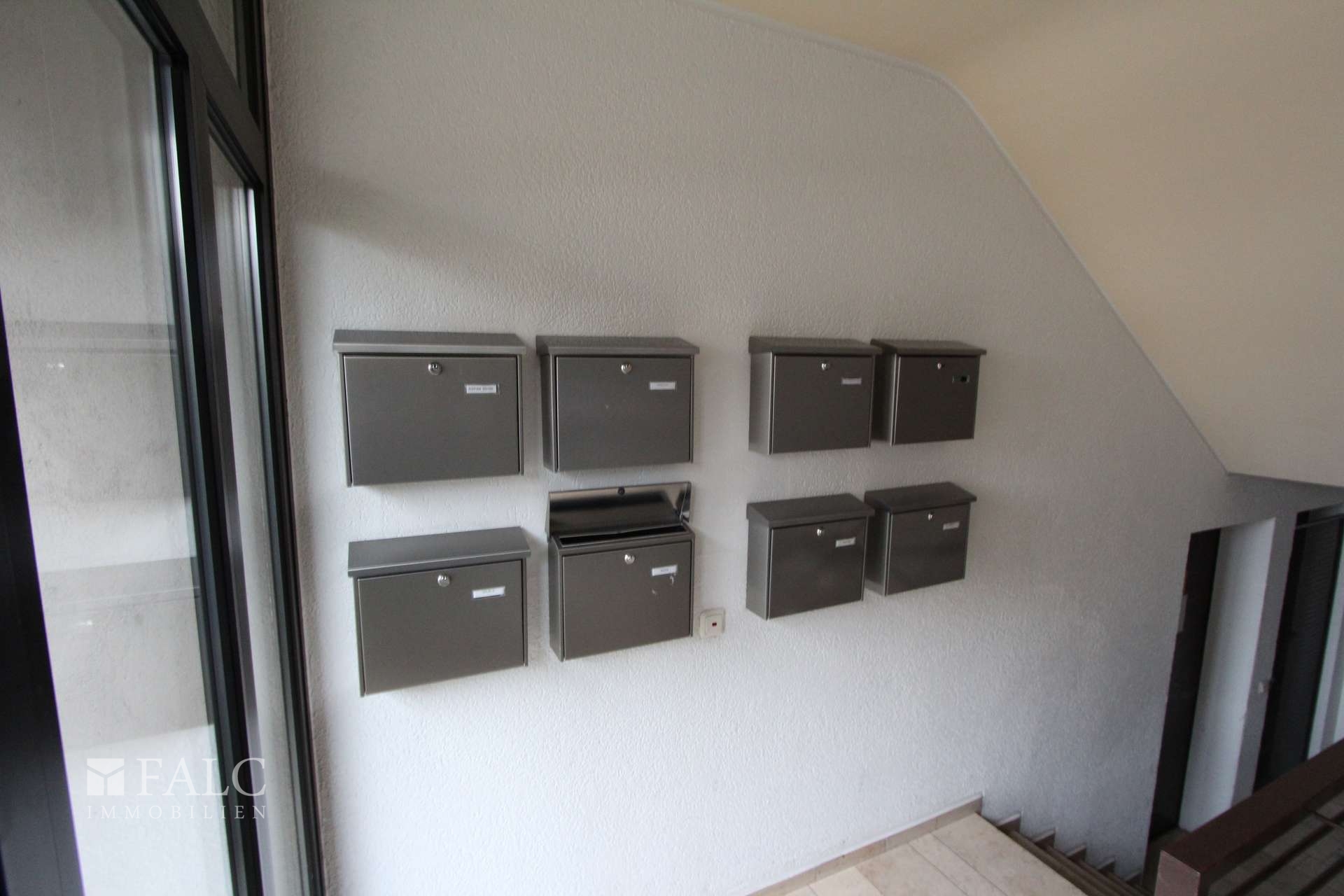 acht Parteienhaus