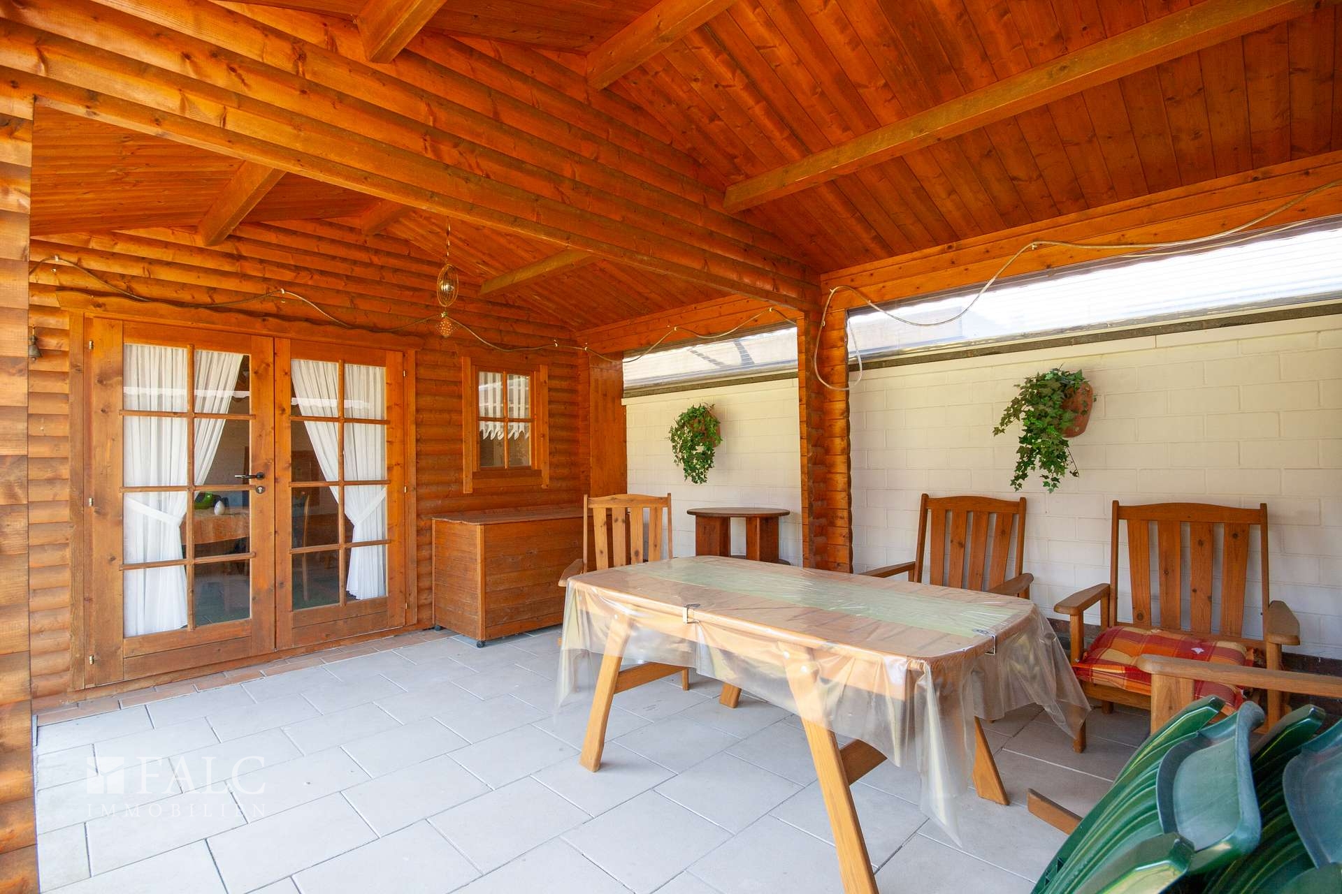 Freisitz/Terrasse