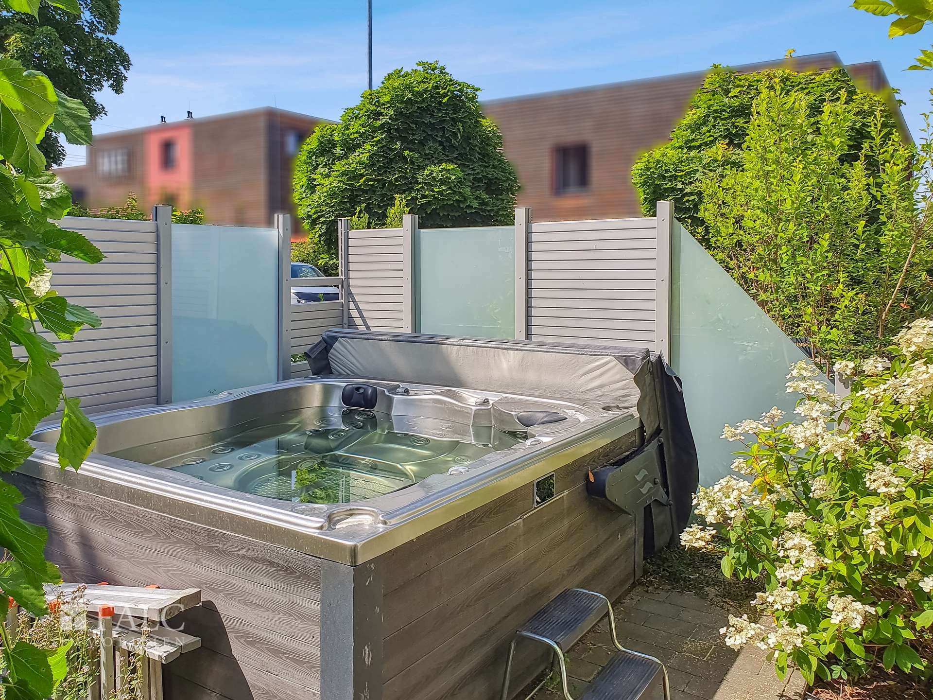 Jacuzzi