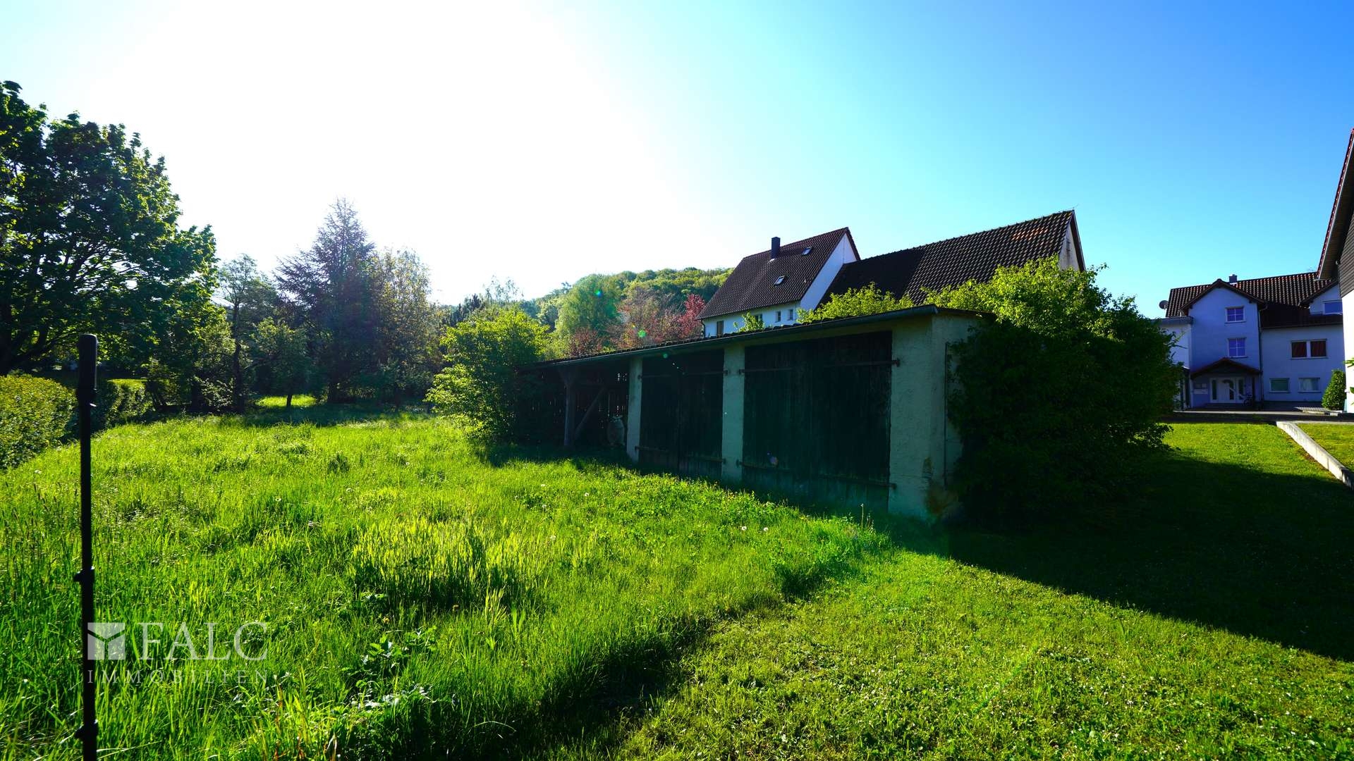 (Bau-)Grundstück hinter Scheune