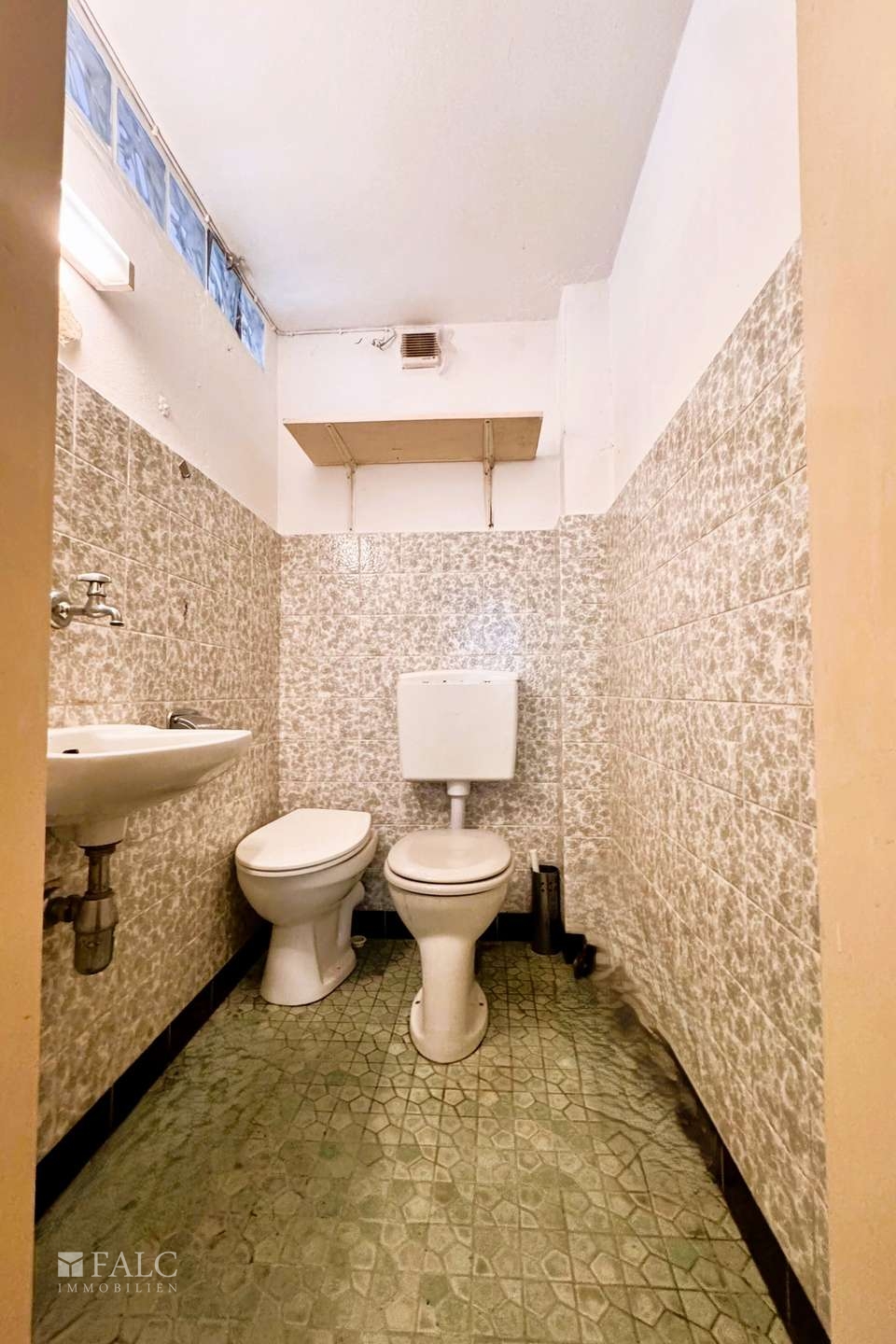 separates WC im EG
