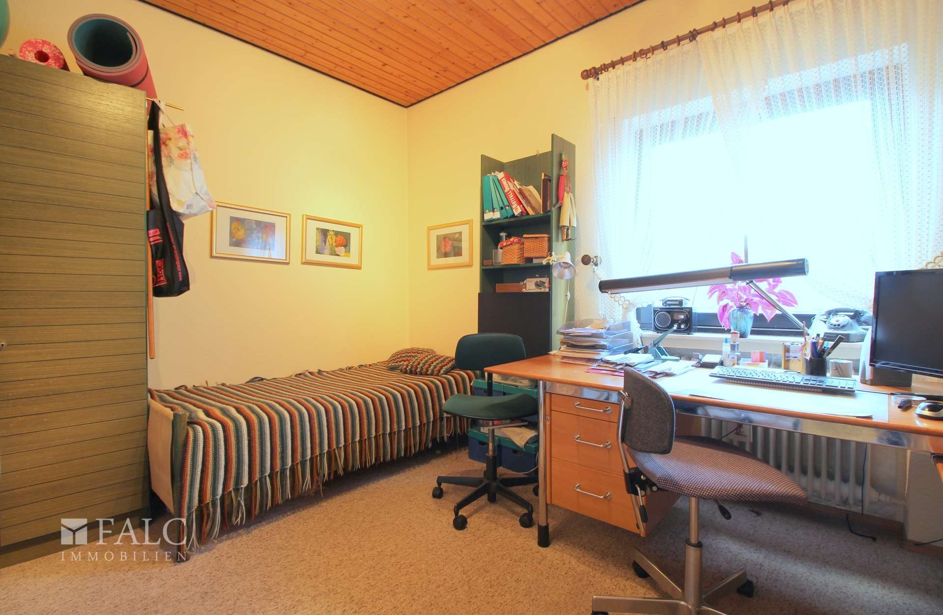 Büro EG