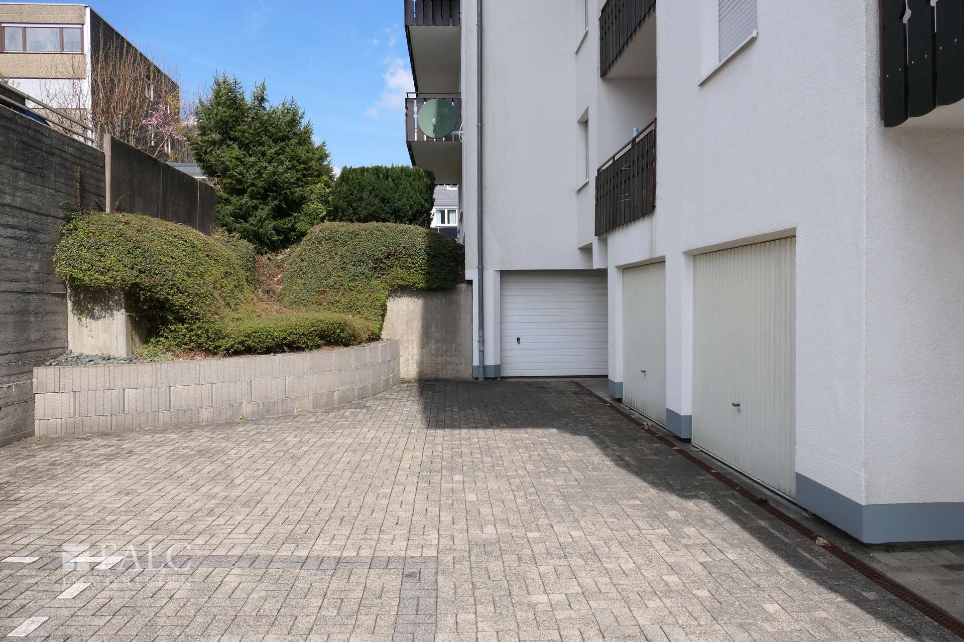 Tiefgaragenzufahrt