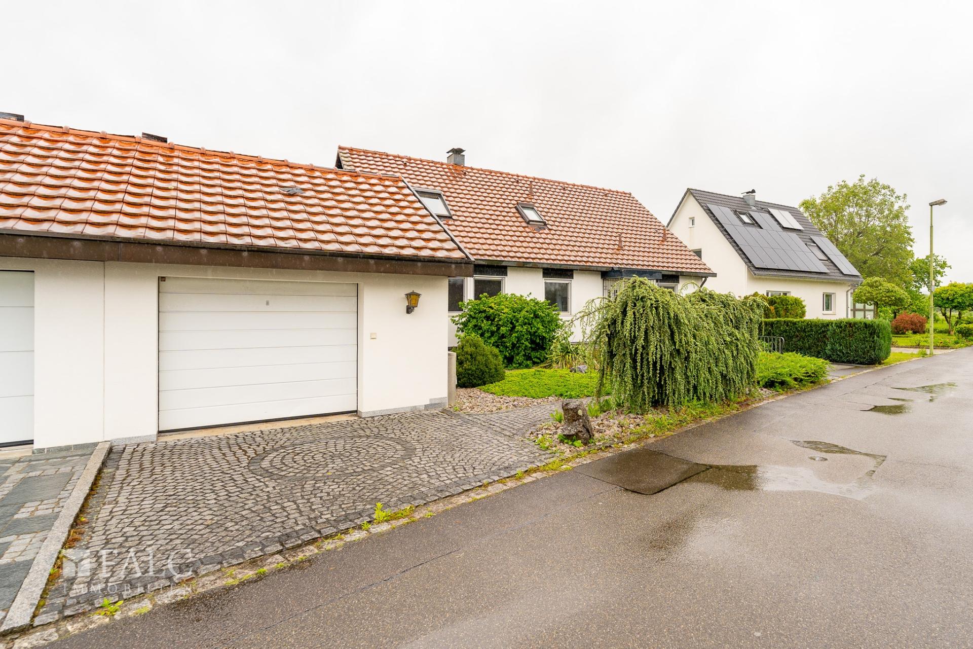 Eine von 2 Garagen