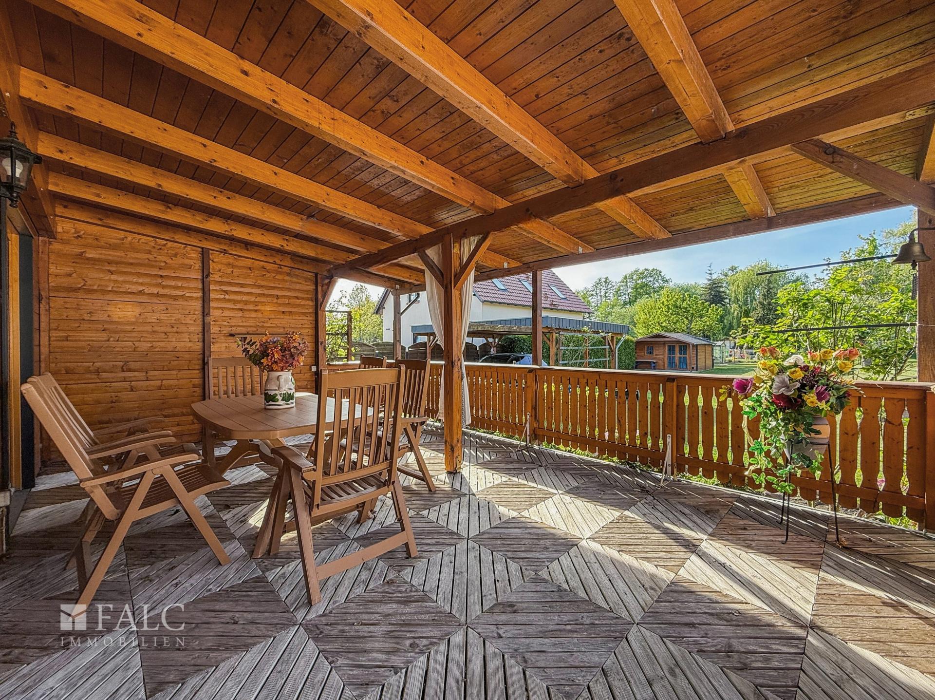 überdachte Terrasse