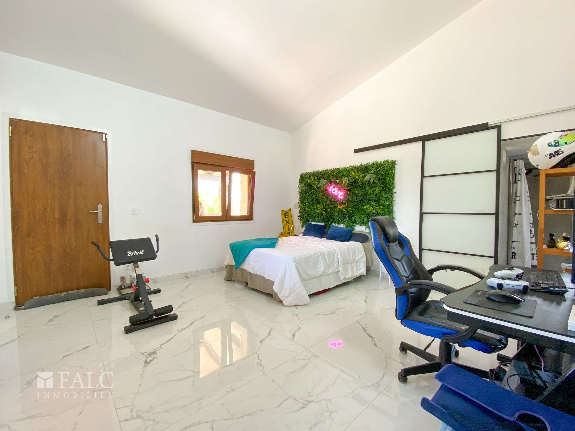 Schlafzimmer 1