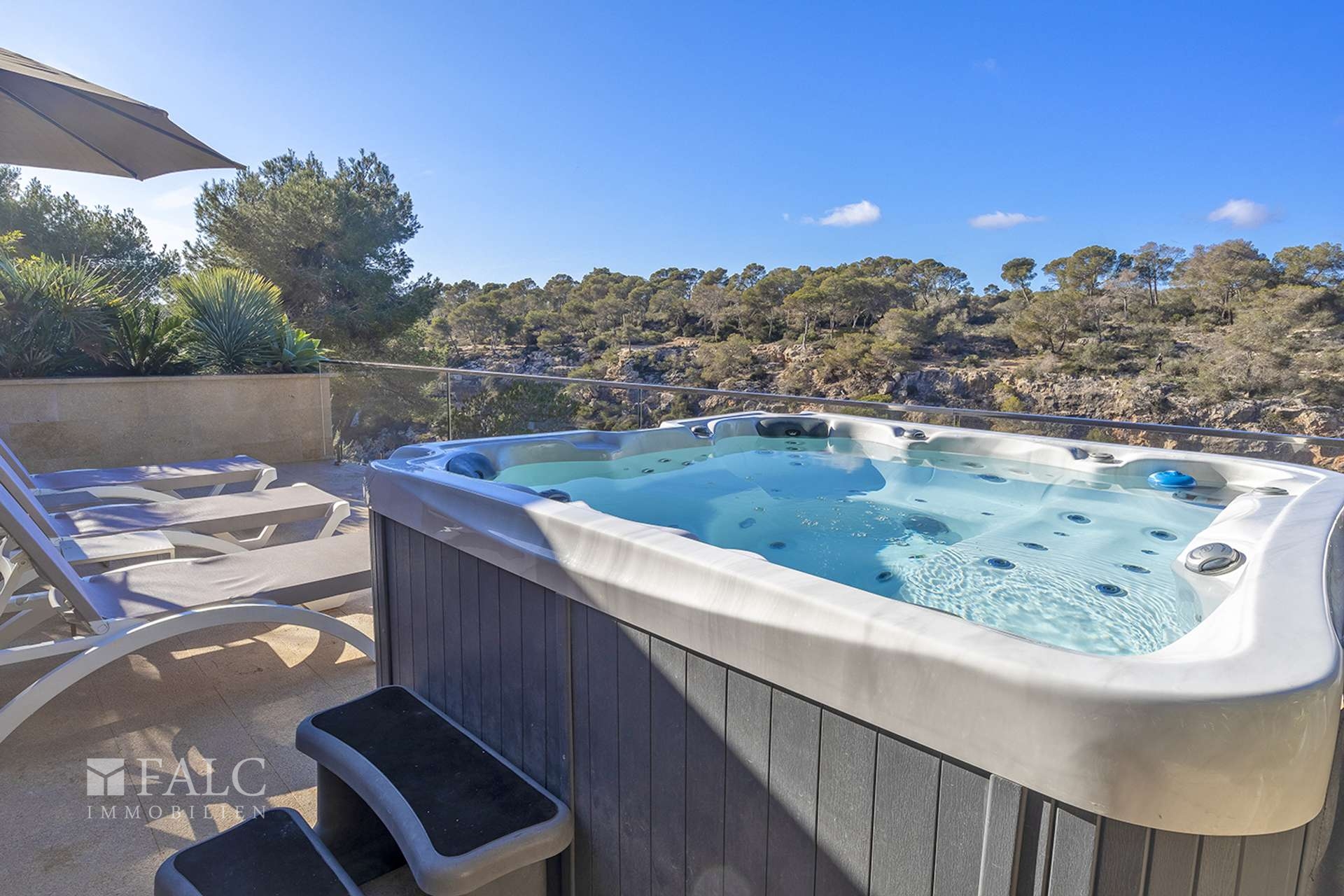 Jacuzzi