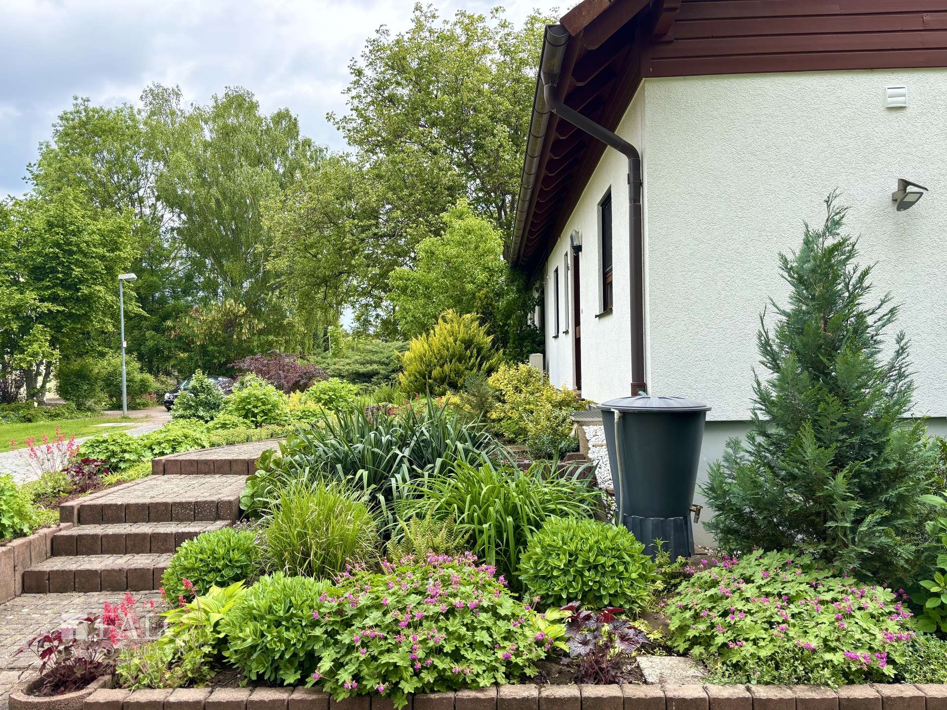 Hausansicht von der Seite 