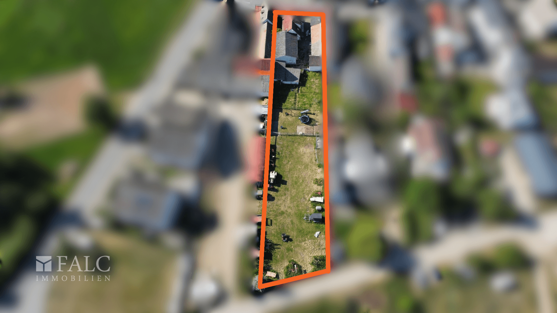 Gesamtgrundstück von Feld