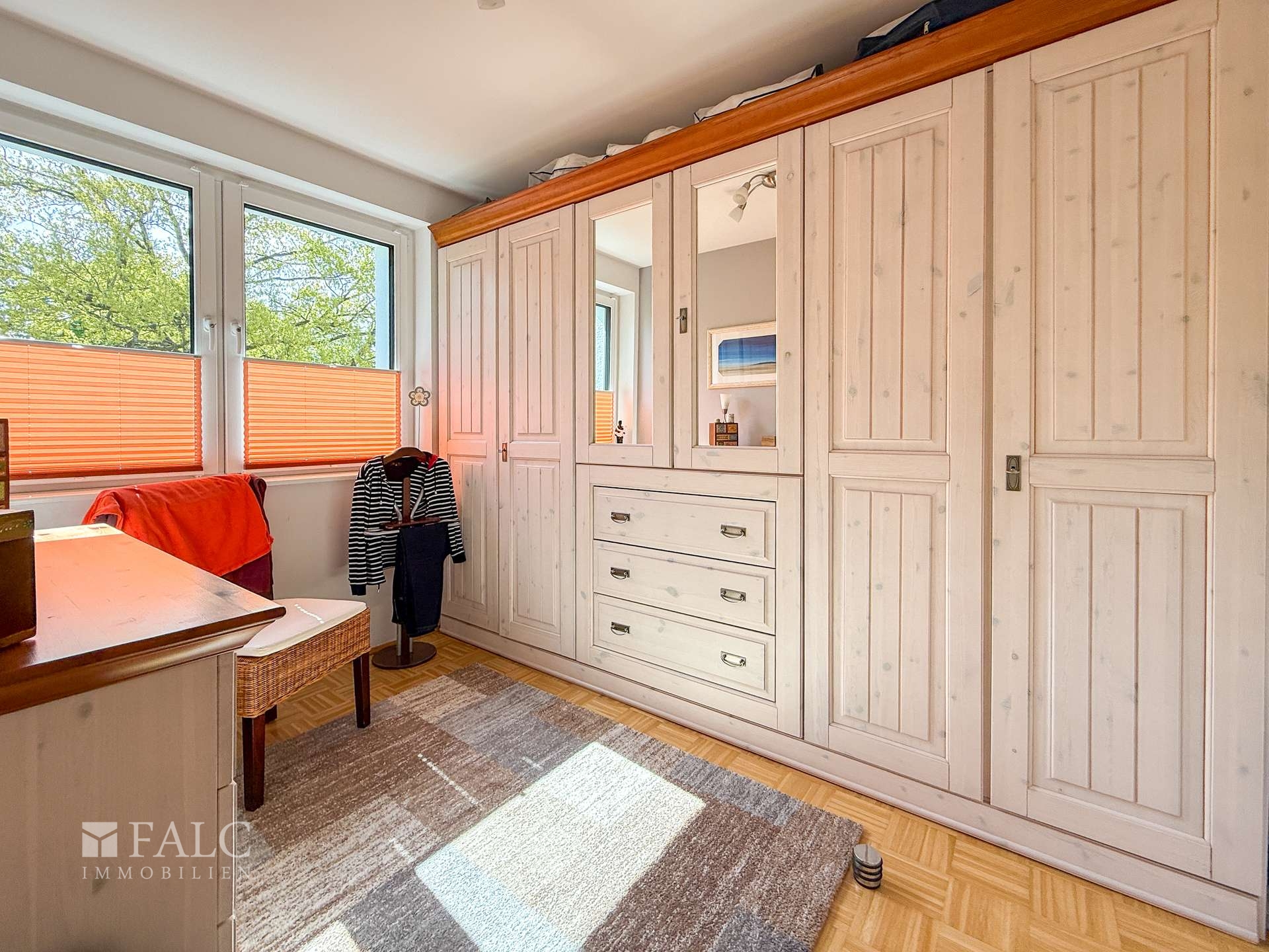 begehbarer Kleiderschrank