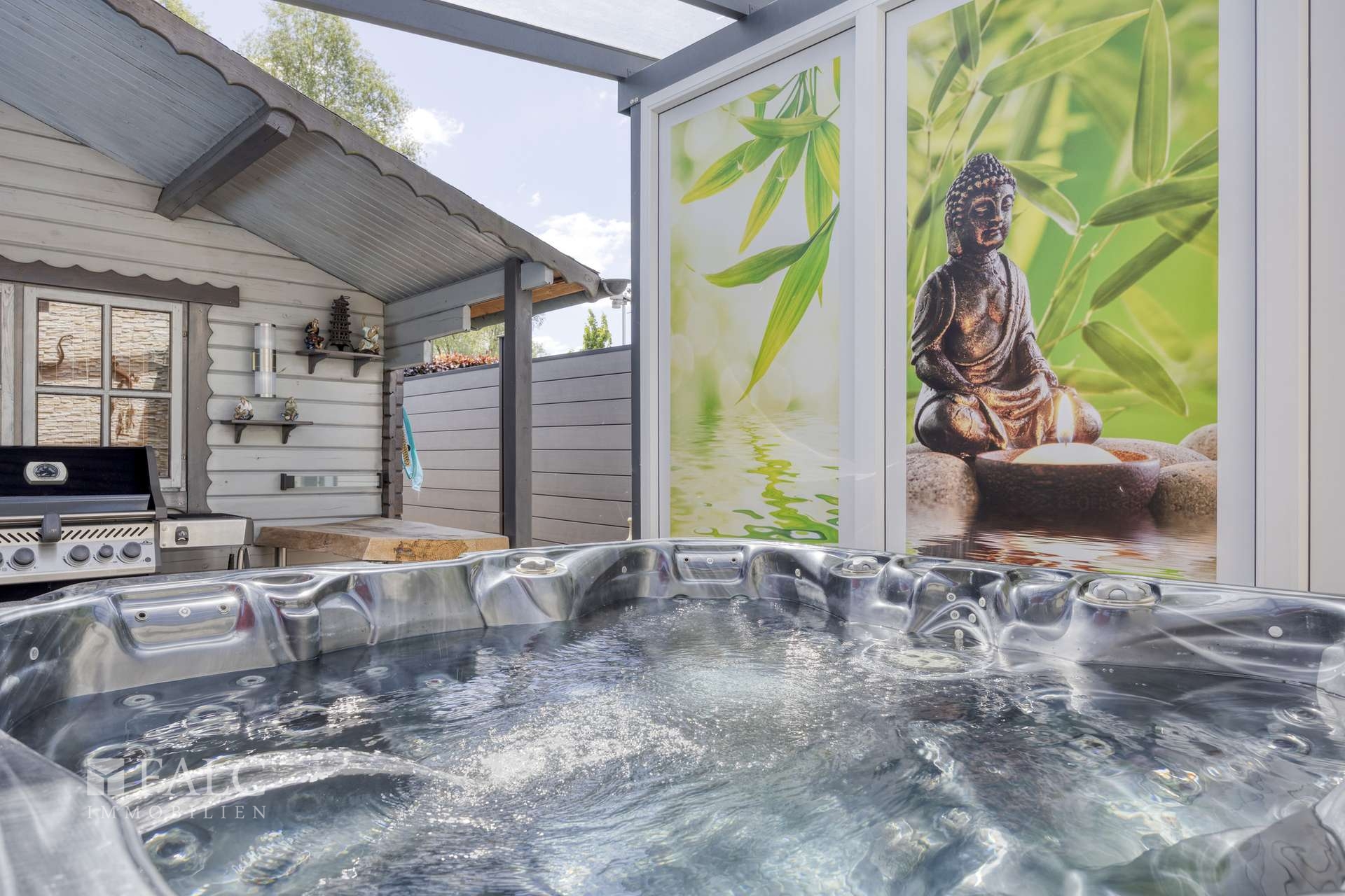 Jacuzzi überdacht 