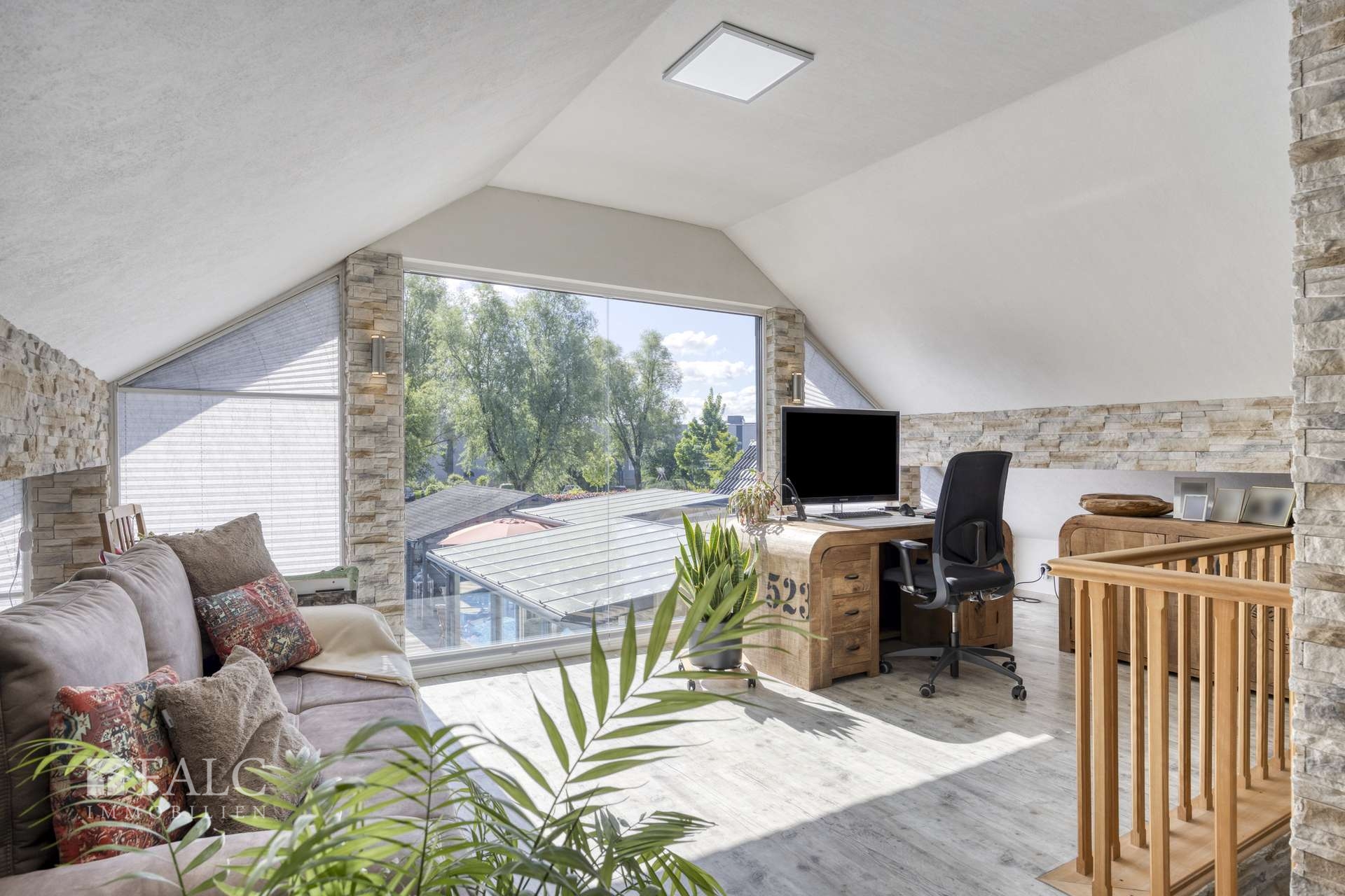 Büro auf der Galerie