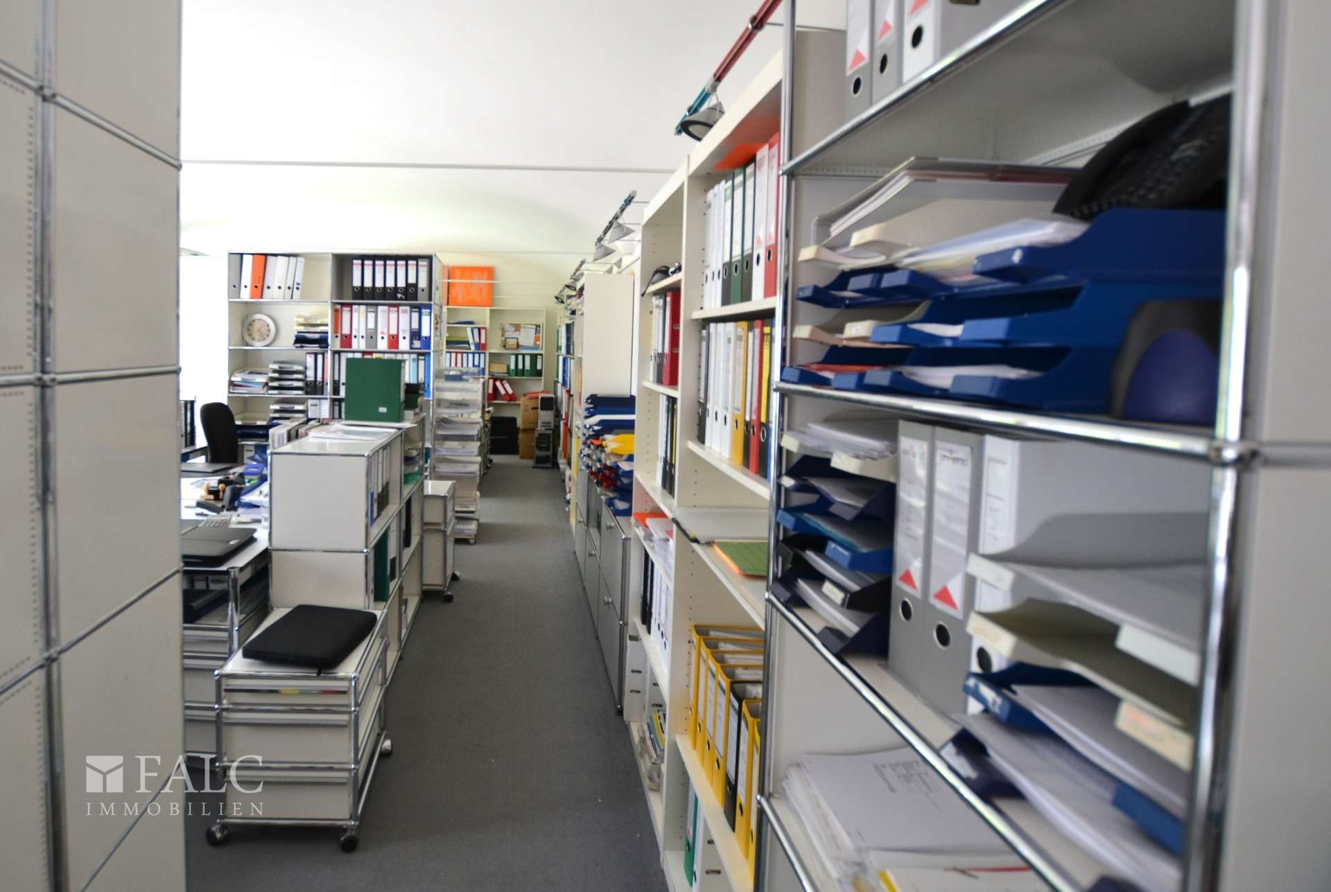 Büro groß