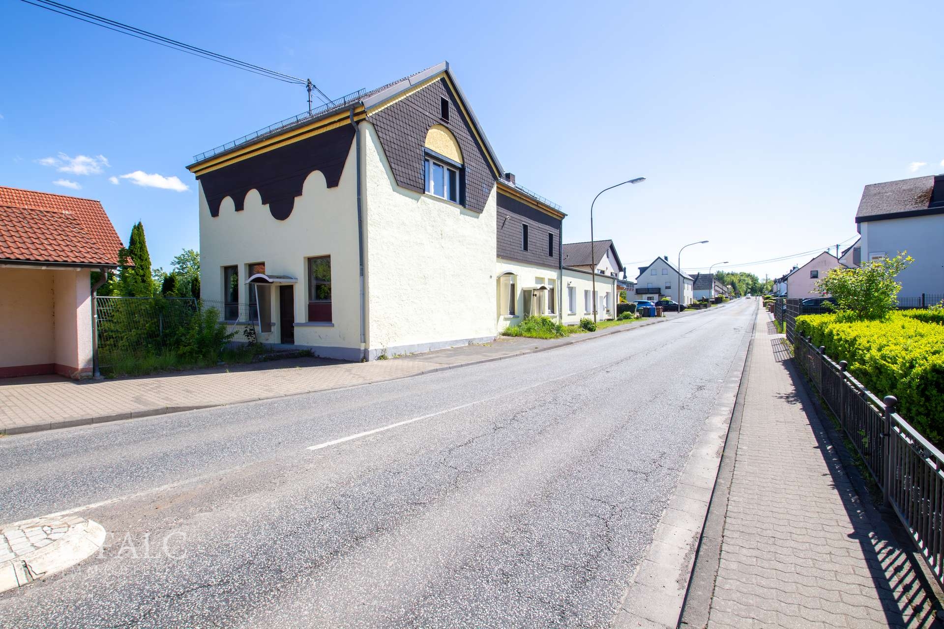 Straßenansicht