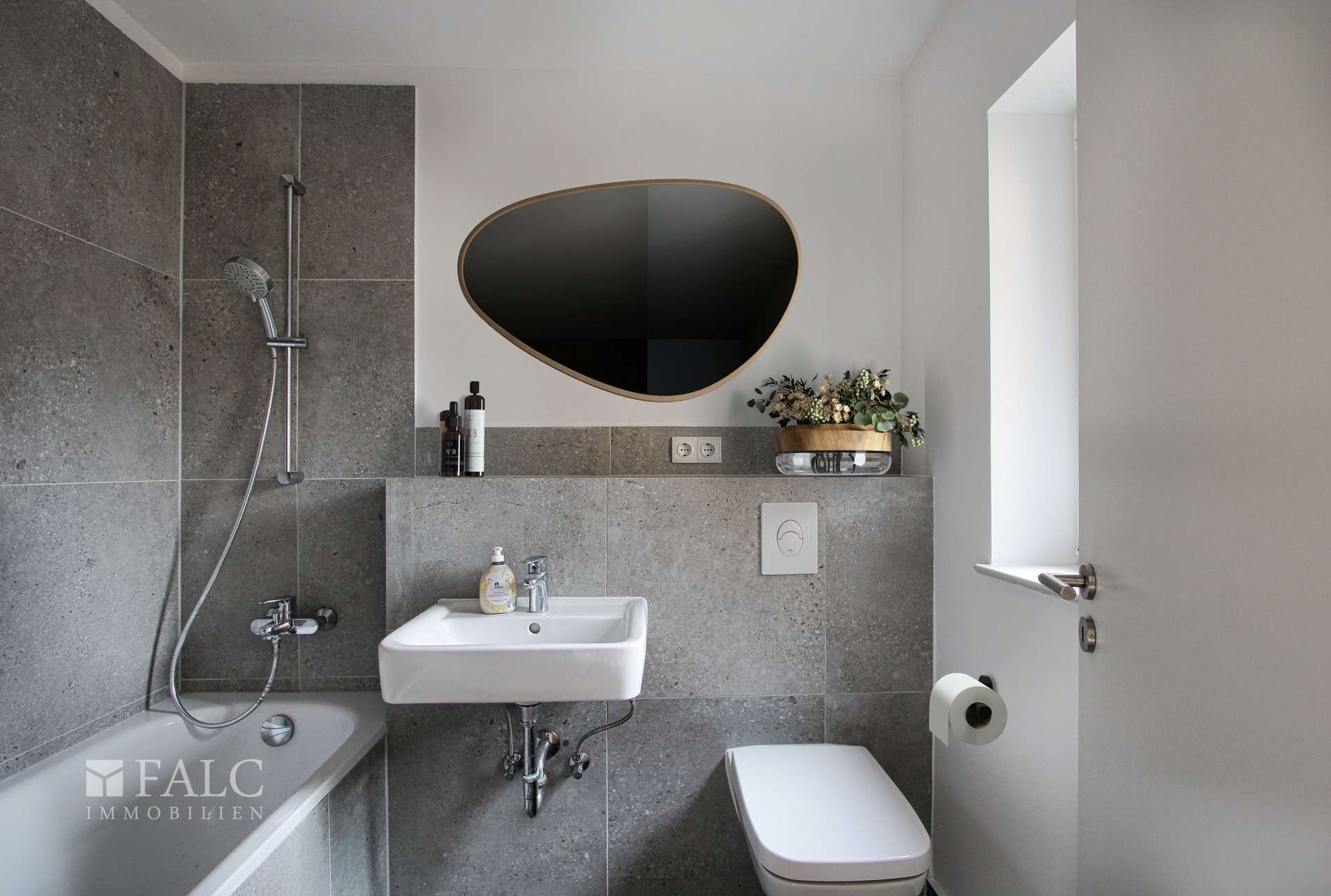 Gäste-WC inkl. Badewanne (rendered)