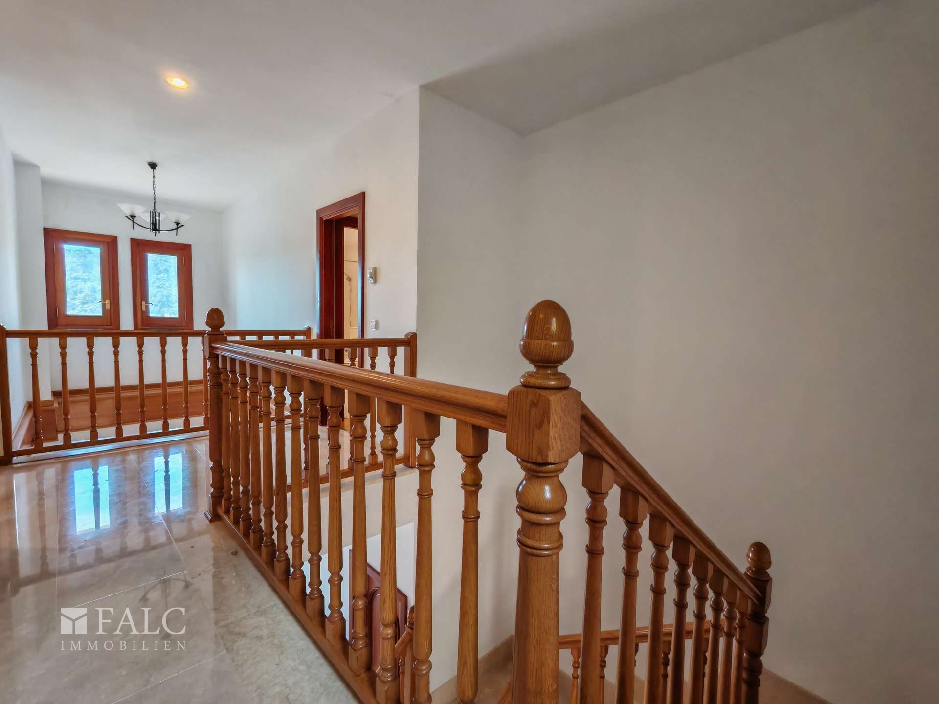 Corridor upper floor