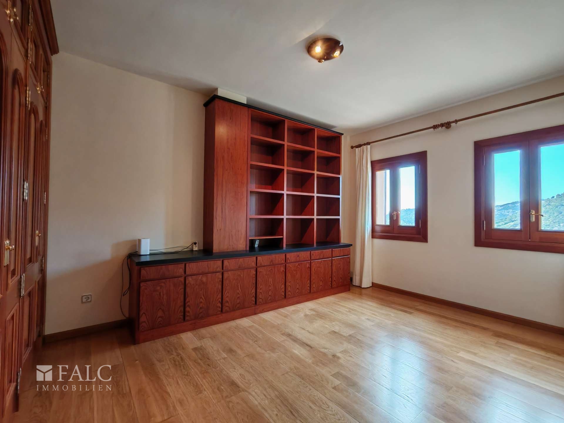 Bedroom/Office