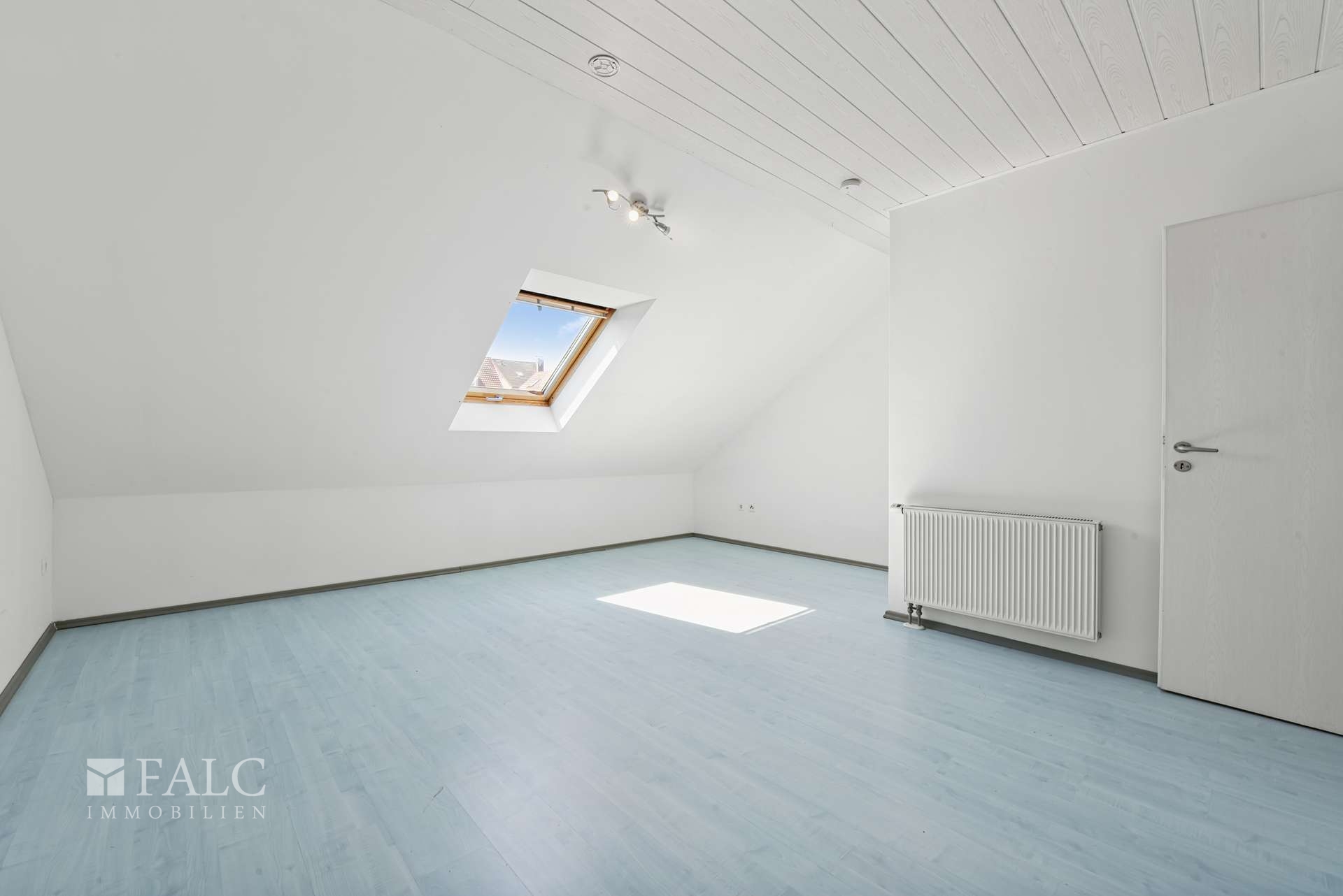 Arbeits- oder Schlafzimmer