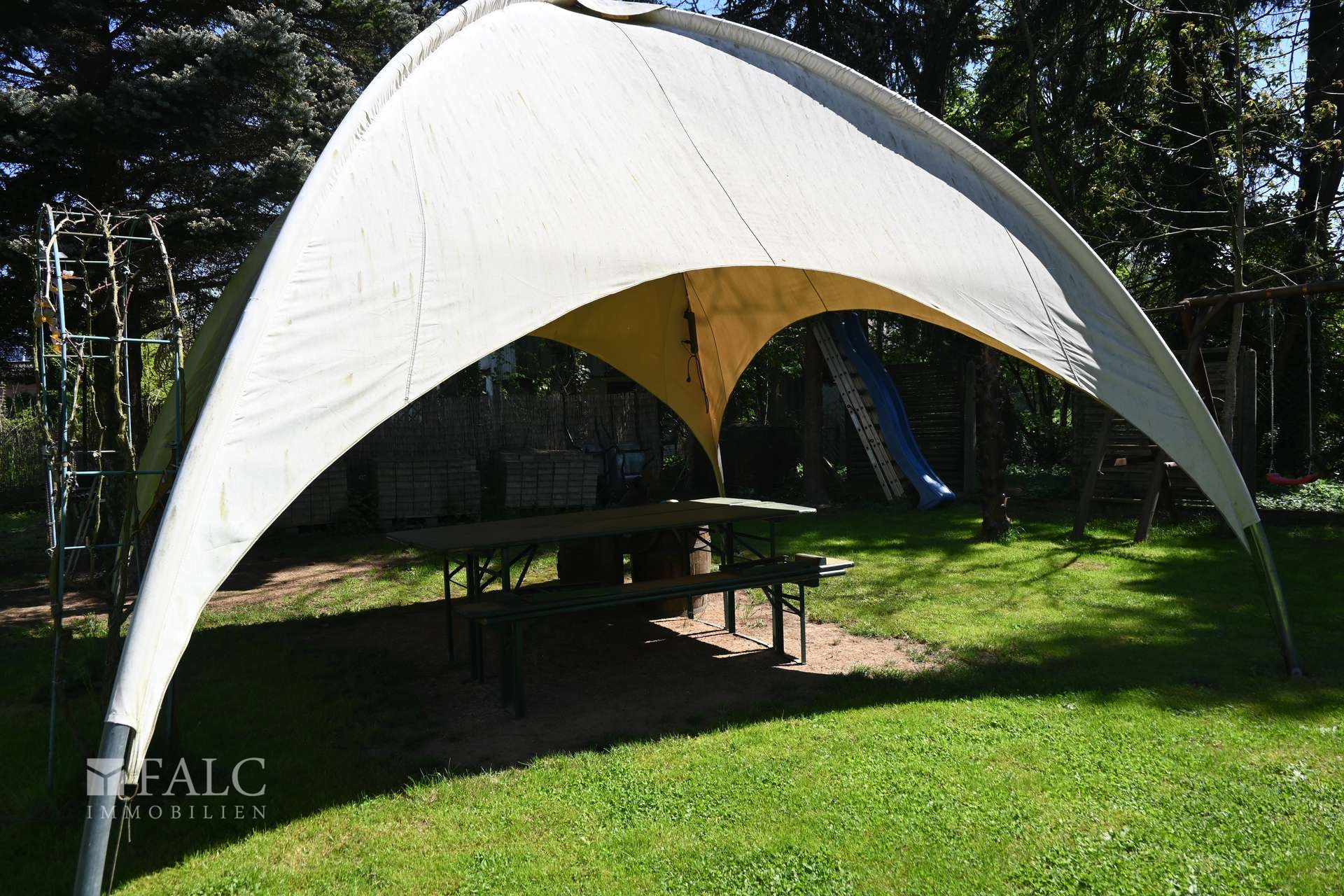 Garten z.B. mit Zelt