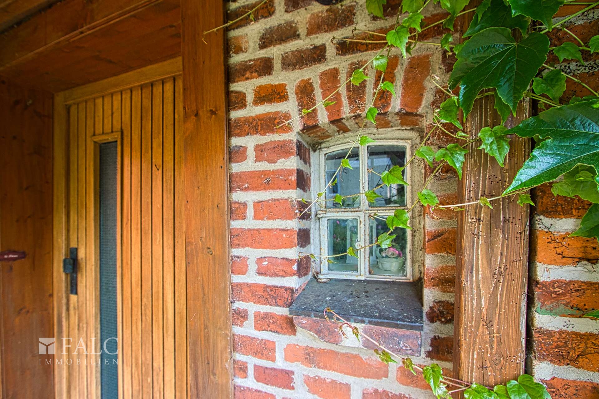 Altes Postfenster