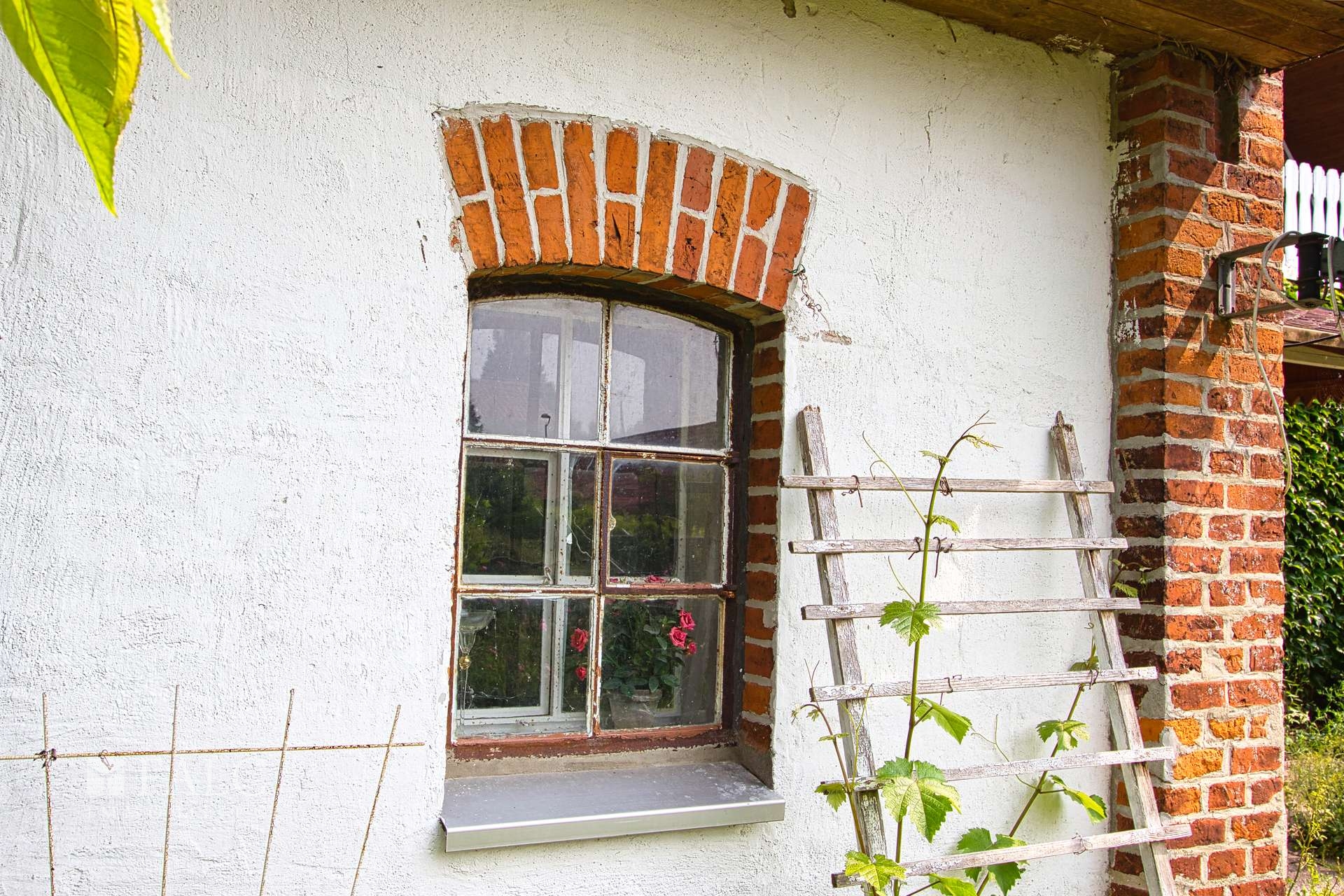 Original Fenster am ehemaligen Stall