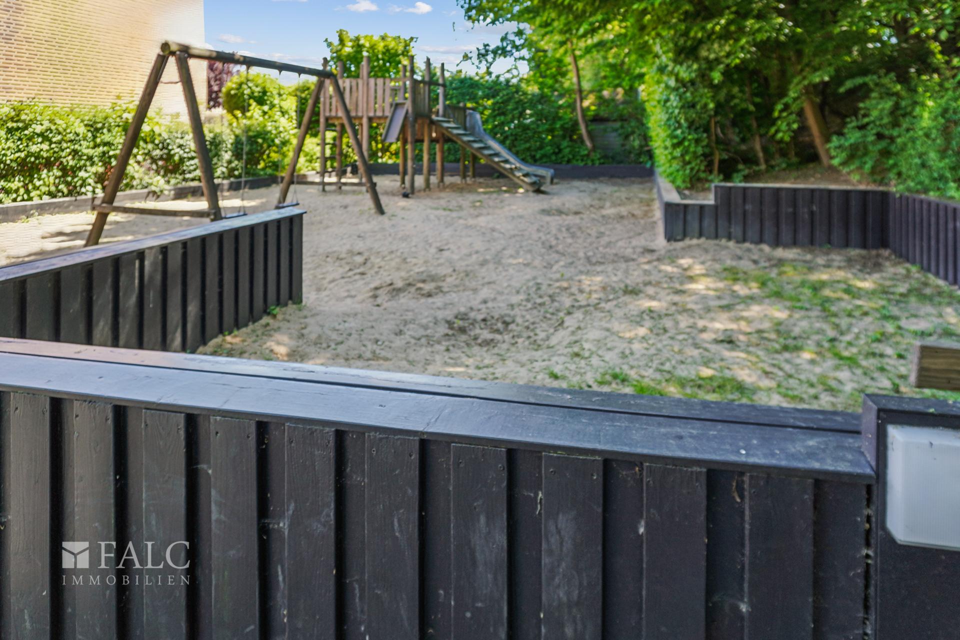 eigener Spielplatz