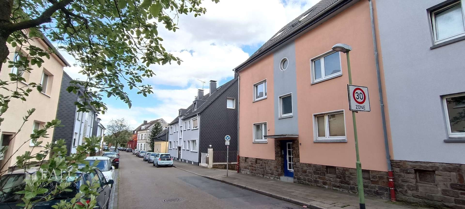 Straßenansicht