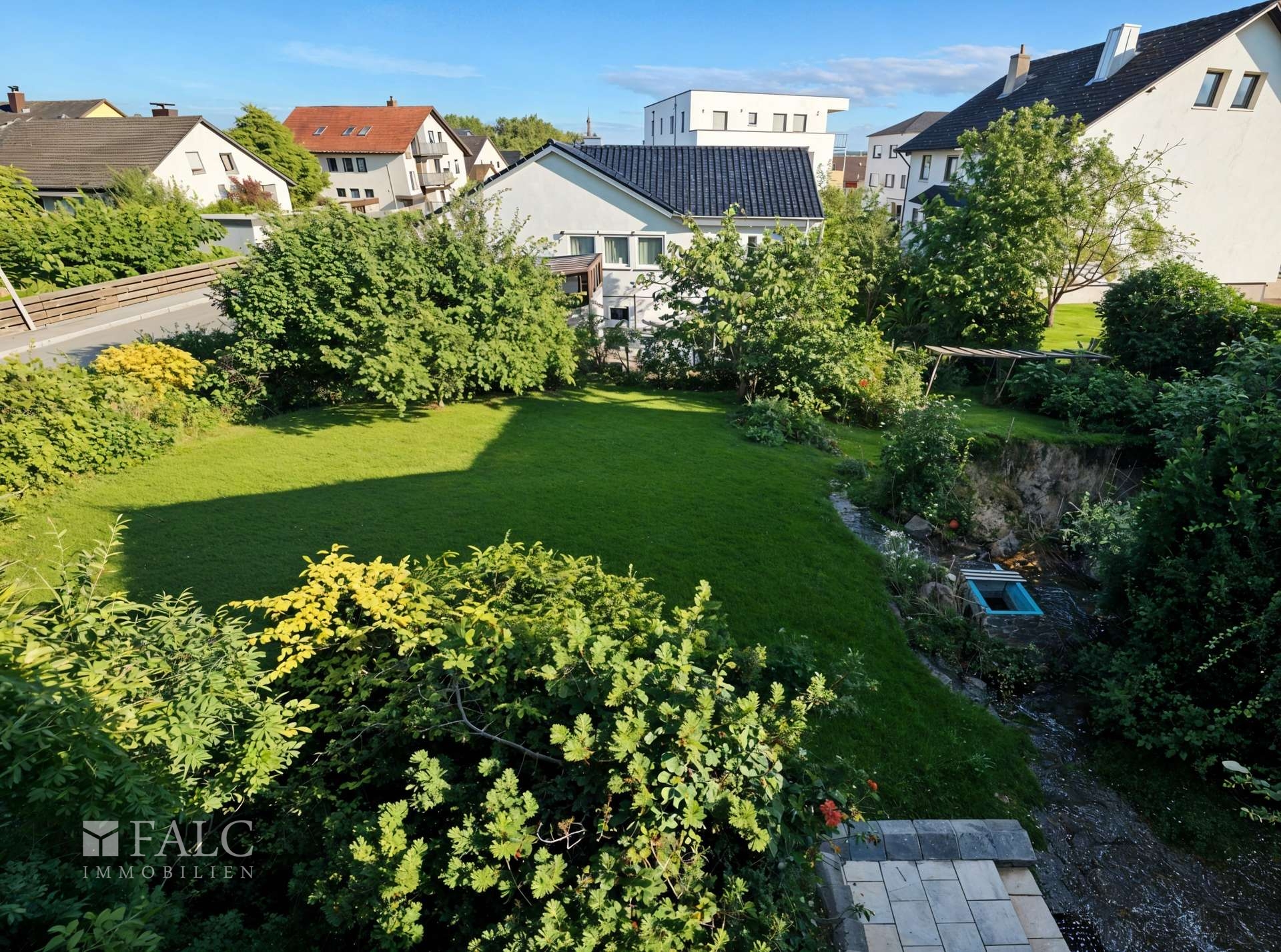 Blick vom Balkon OG auf den Garten