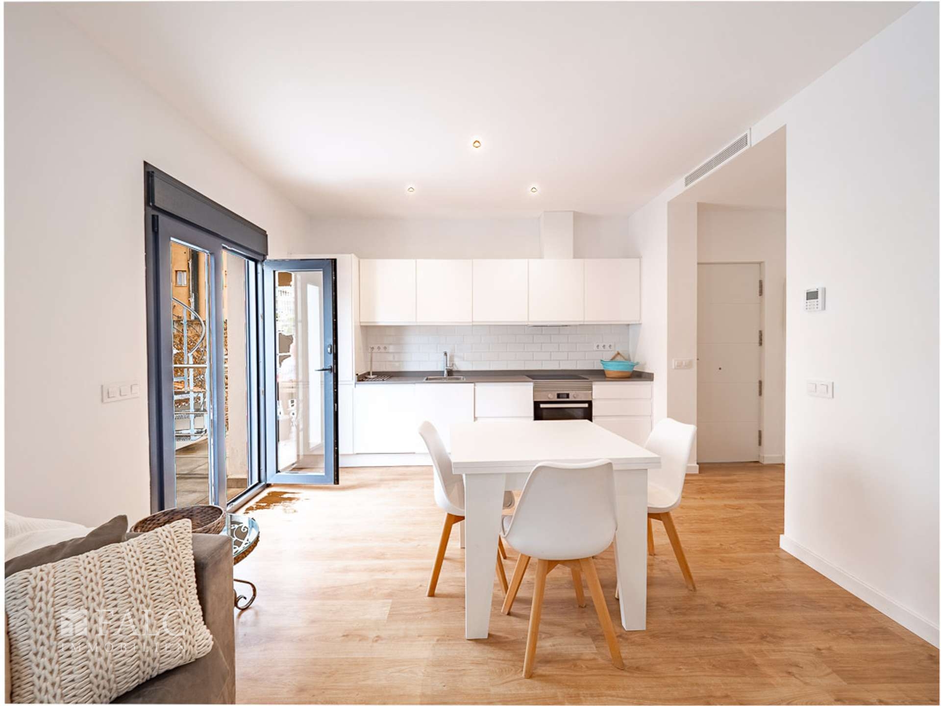 Living room - kitchen