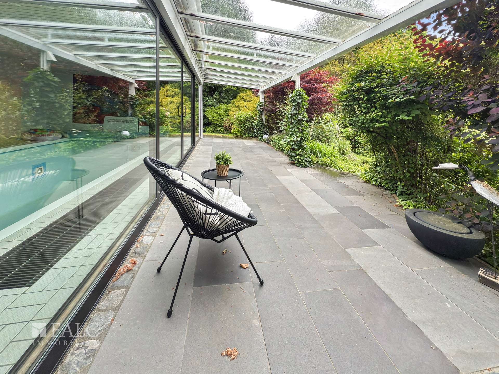 überdachte Terrasse