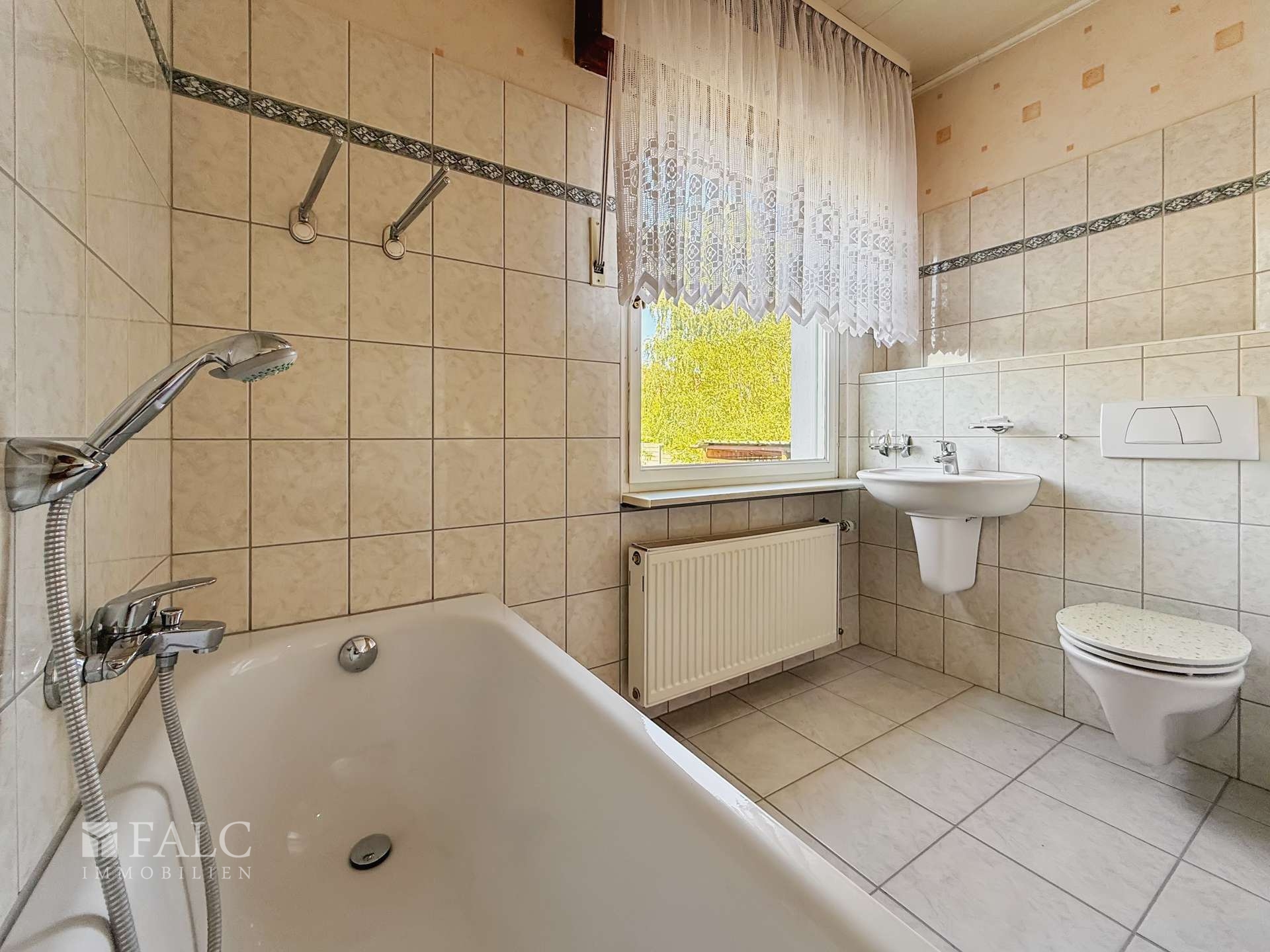Badezimmer im Obergeschoss 