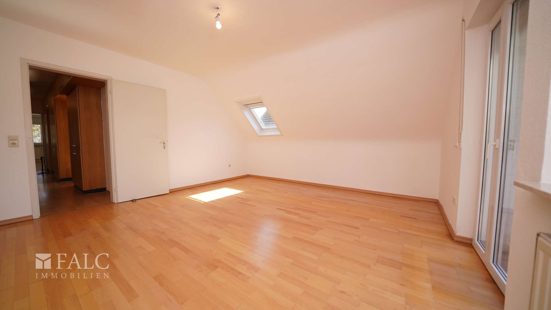 Zimmer mit Balkon