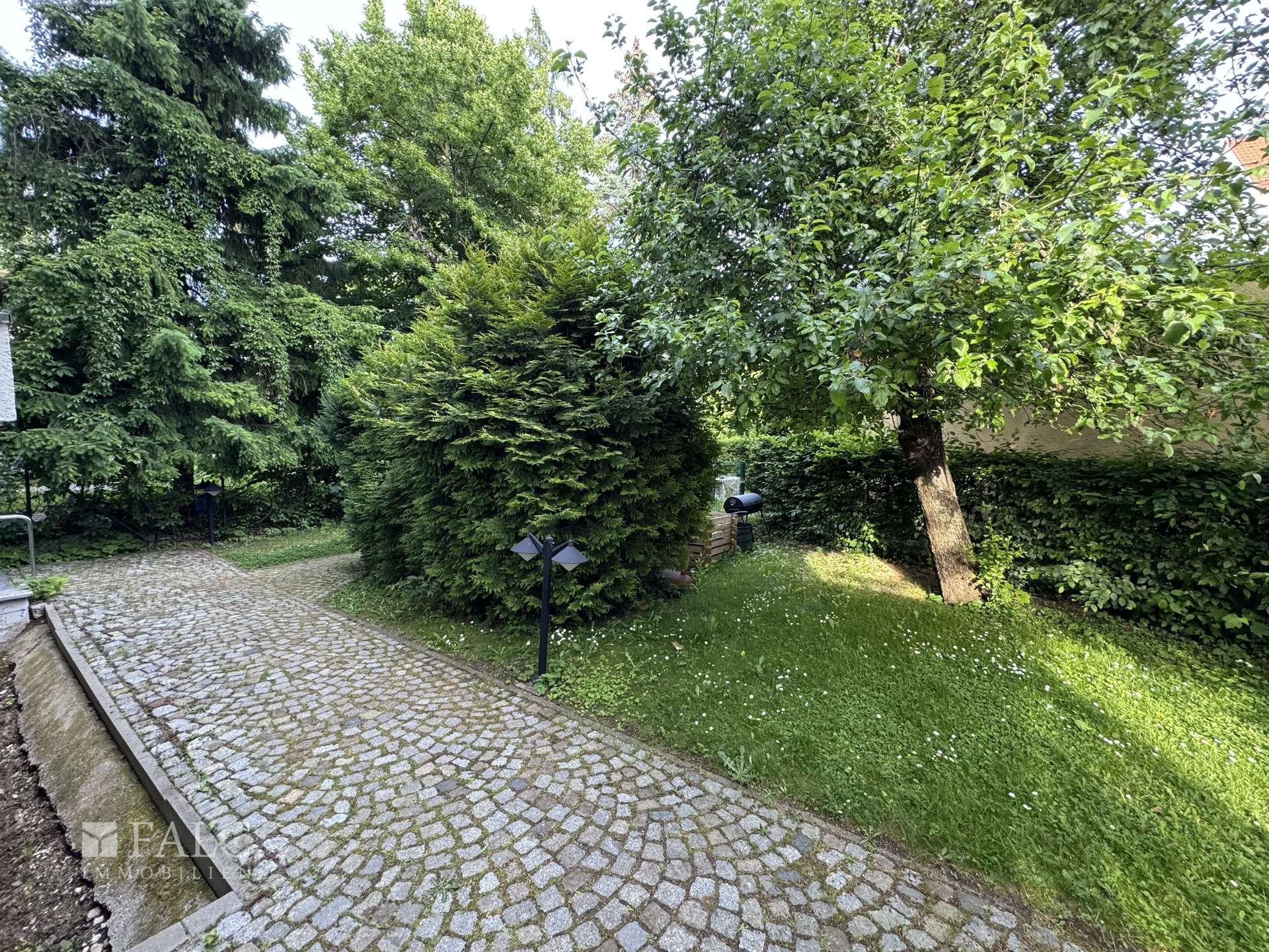 Grundstück