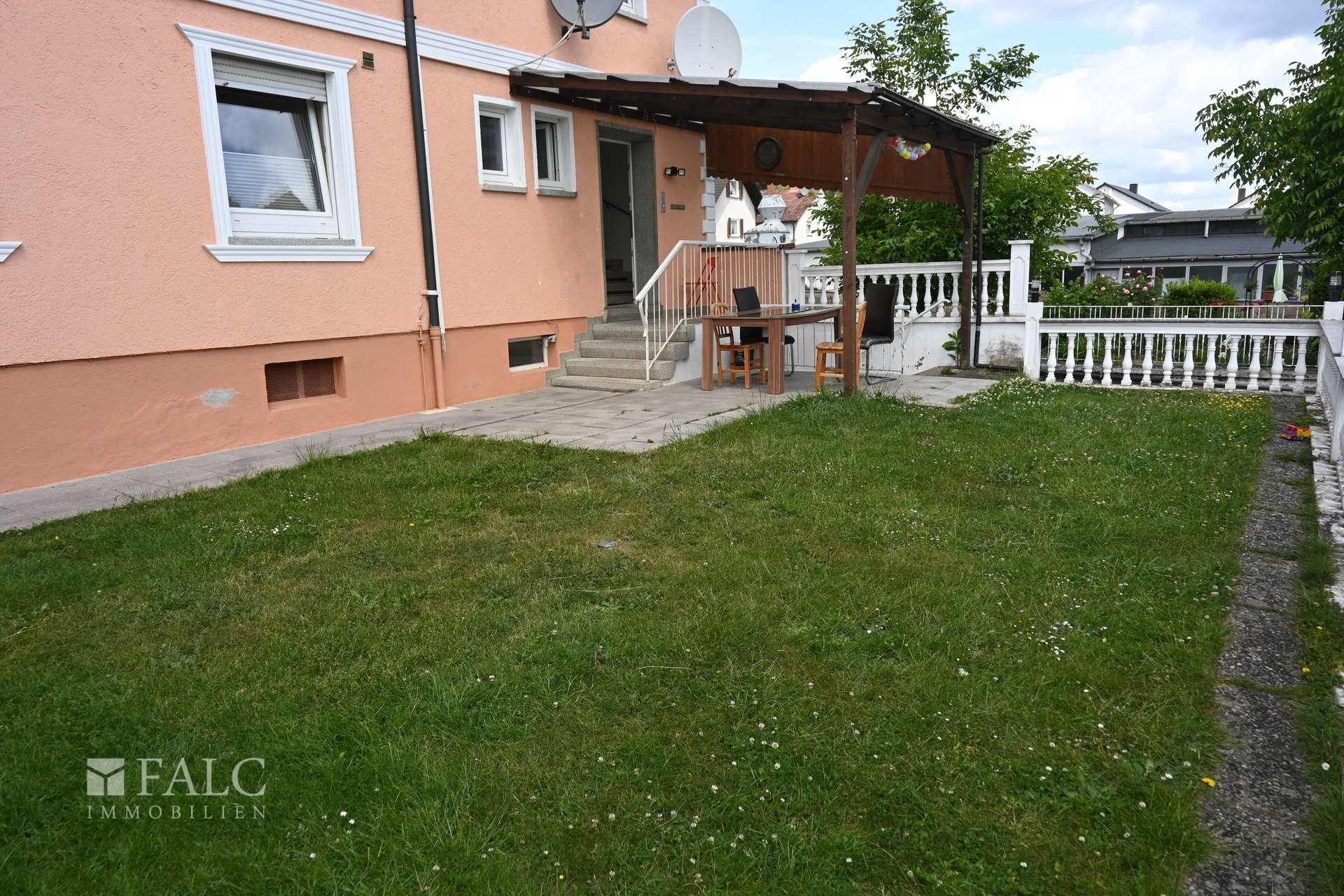 Eingang + Garten