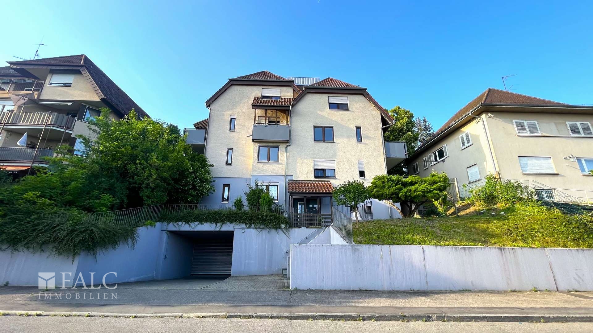gepflegtes 6-Familienhaus