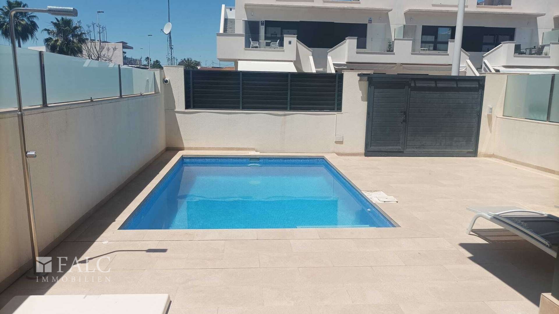 Private pool