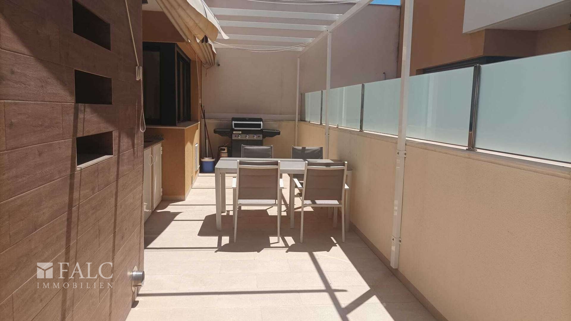 Outdoor kitchen