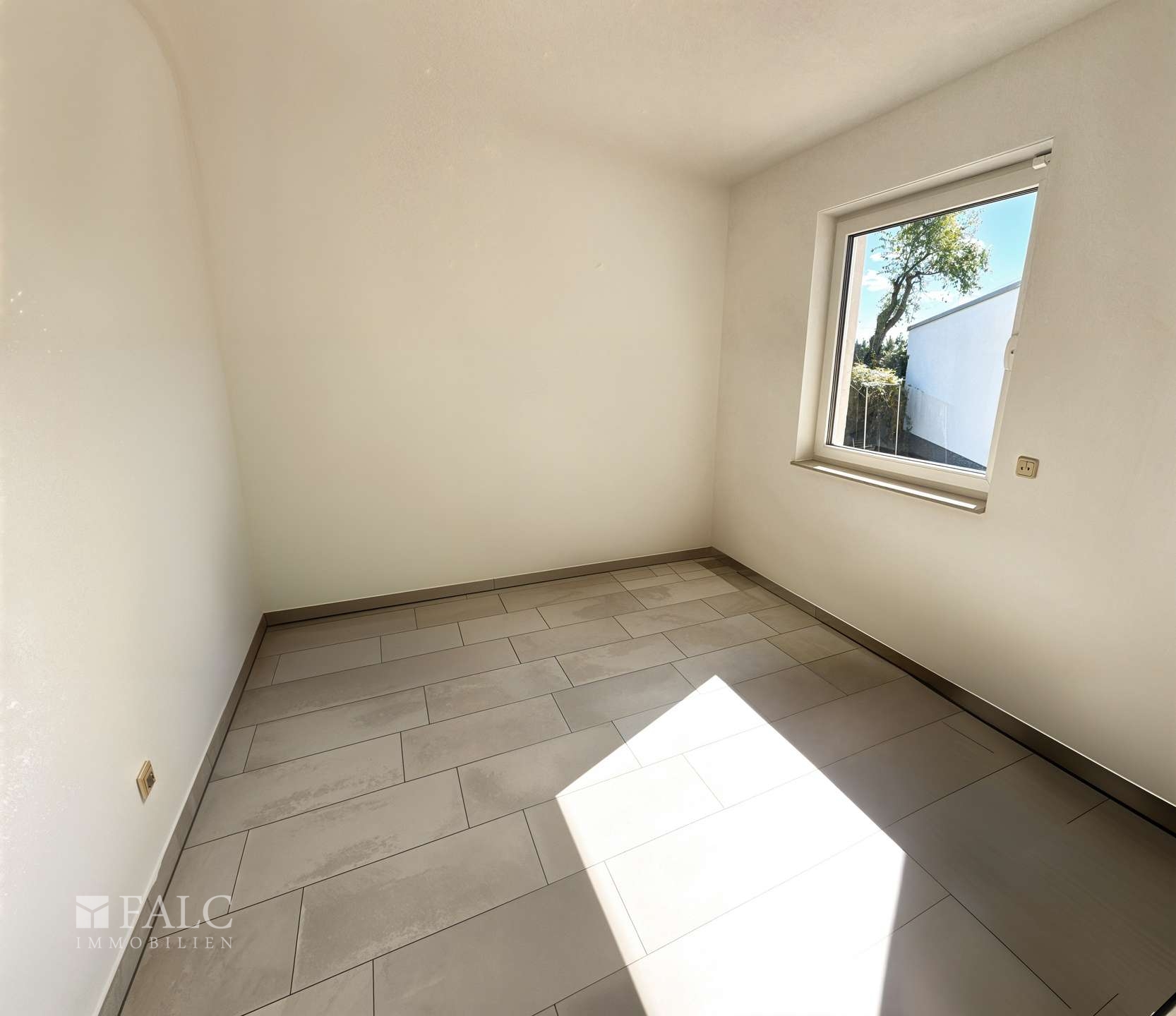 Büro EG