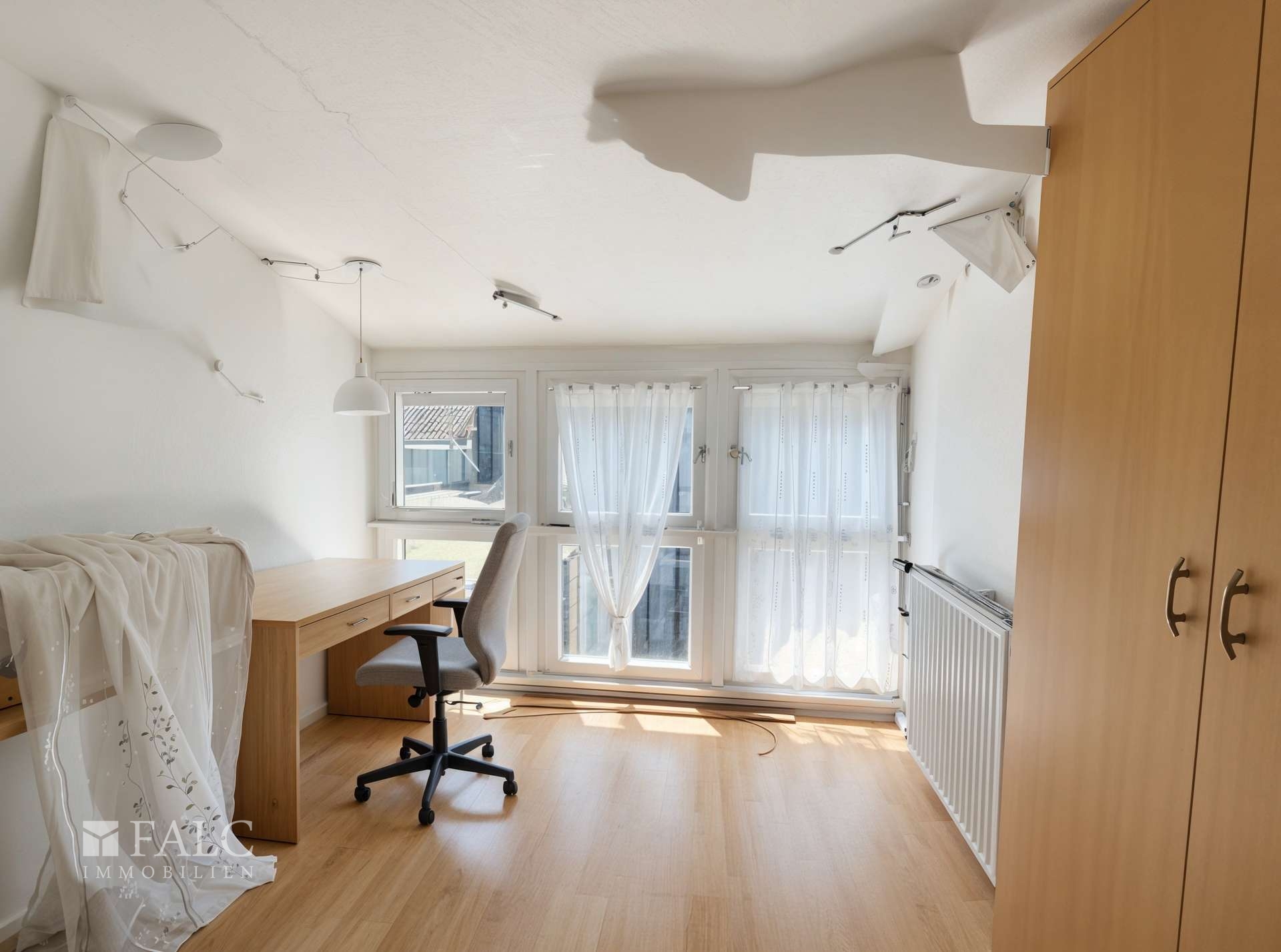 Schlafzimmer 2 renovierungsbedürftig