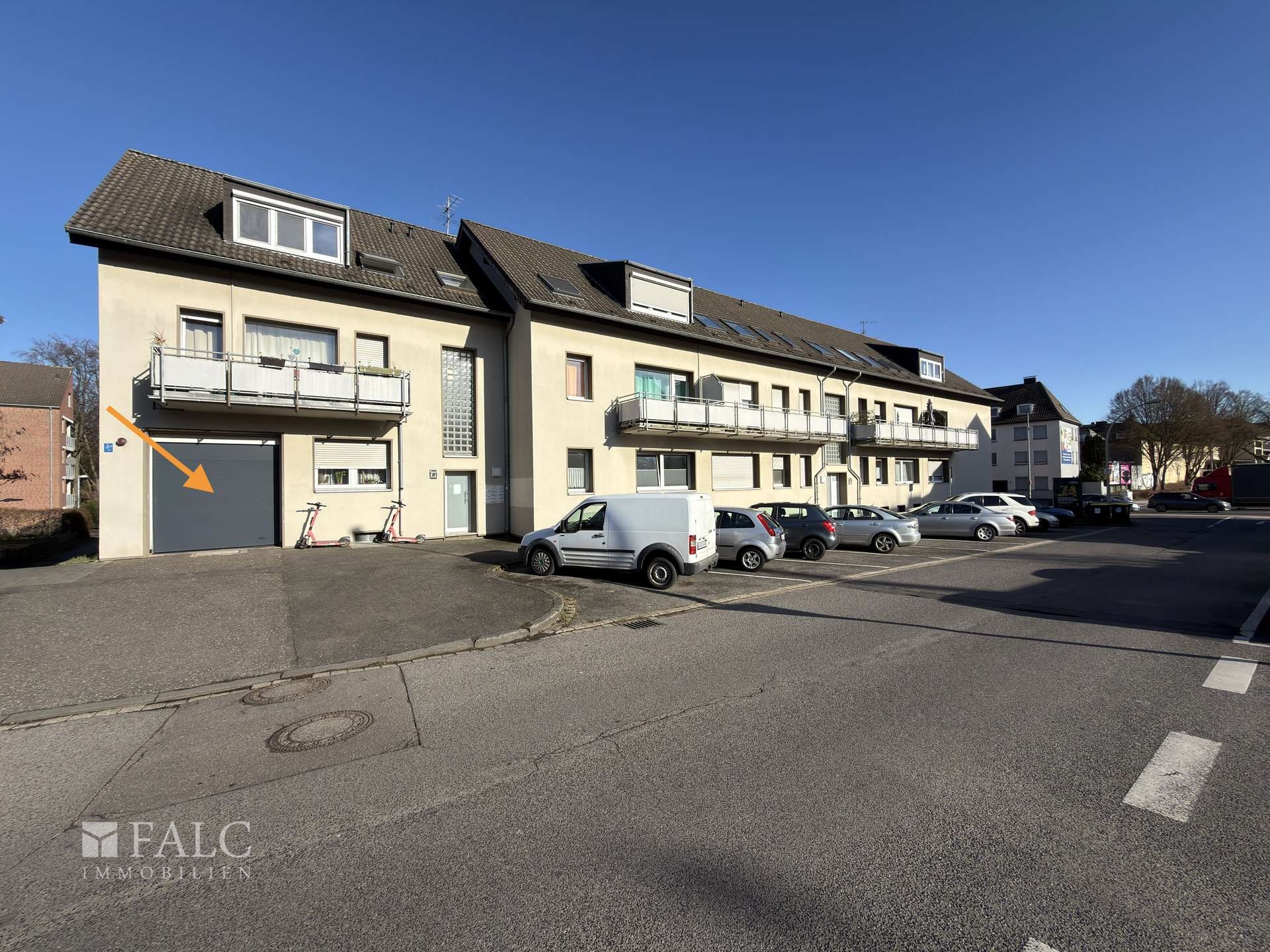 Außenansicht-Einfahrt Tiefgarage