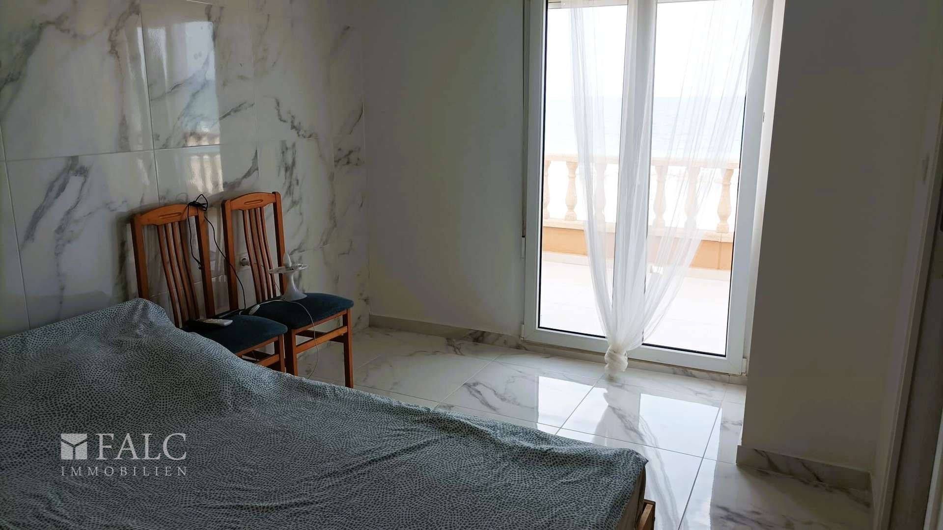 Schlafzimmer / Bedroom / Dormitorio