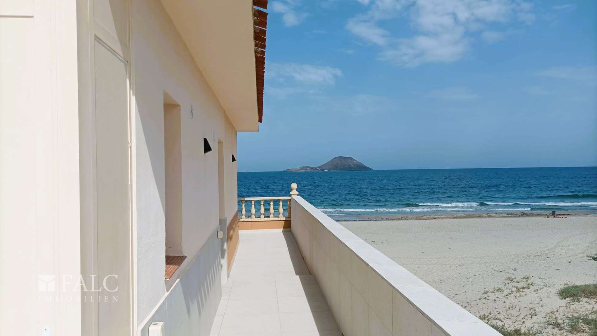 Terrasse mit Meeresblick