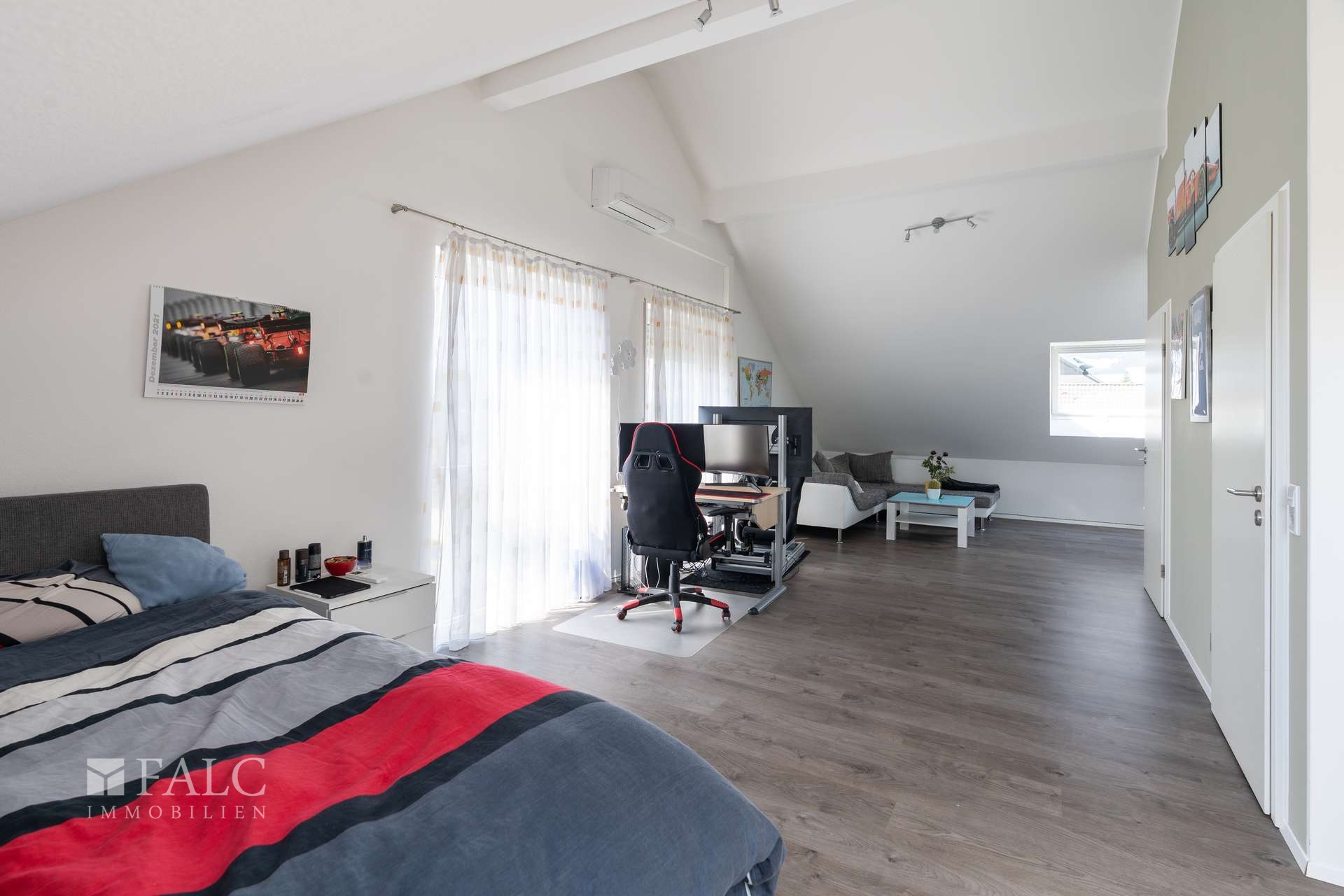 Schlafzimmer DG